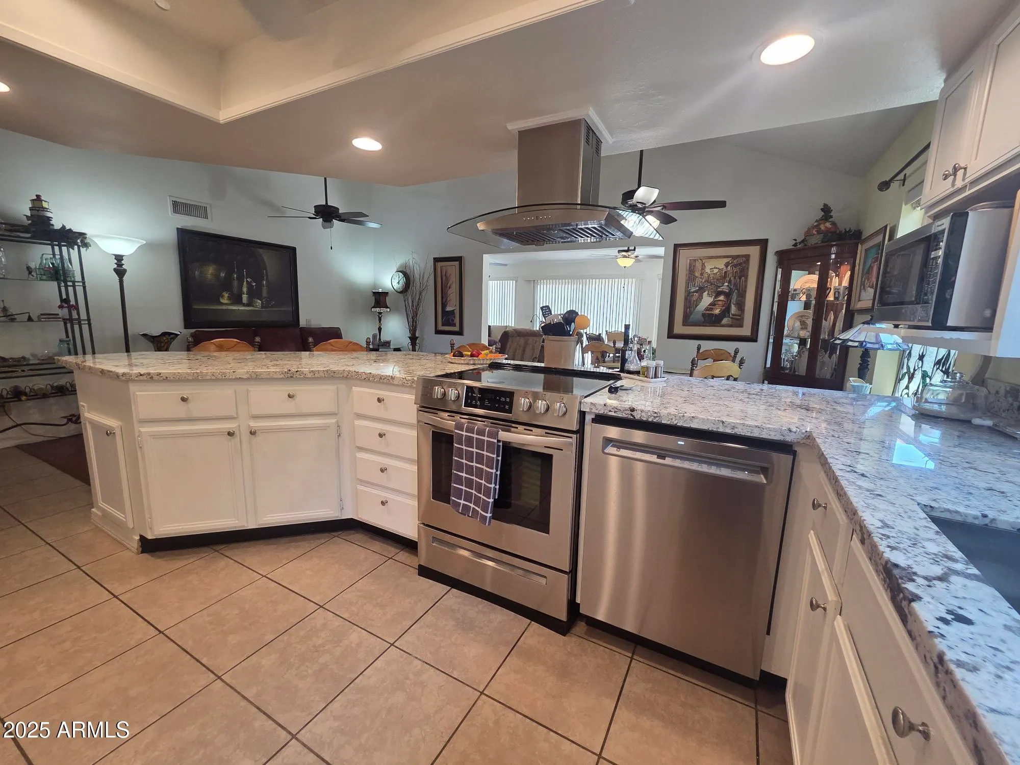 Property Slideshow image 7 of 33 | 26627 s drifter dr, Sun Lakes, AZ, 85248