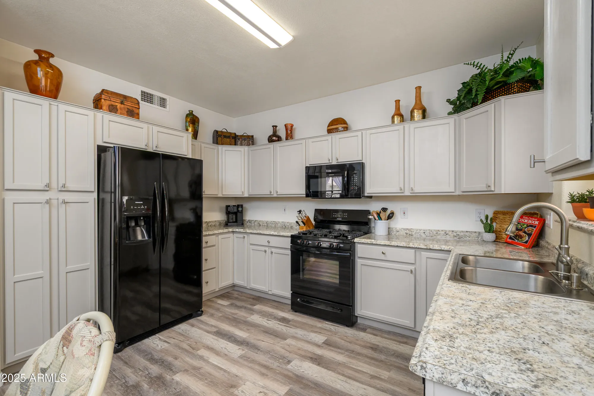 Property Slideshow image 15 of 33 | 18080 w udall dr, Surprise, AZ, 85374