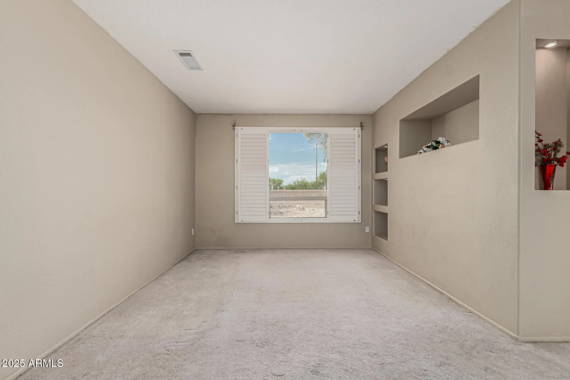 Property Slideshow image 4 of 38 | 15712 w eucalyptus ct, Surprise, AZ, 85374