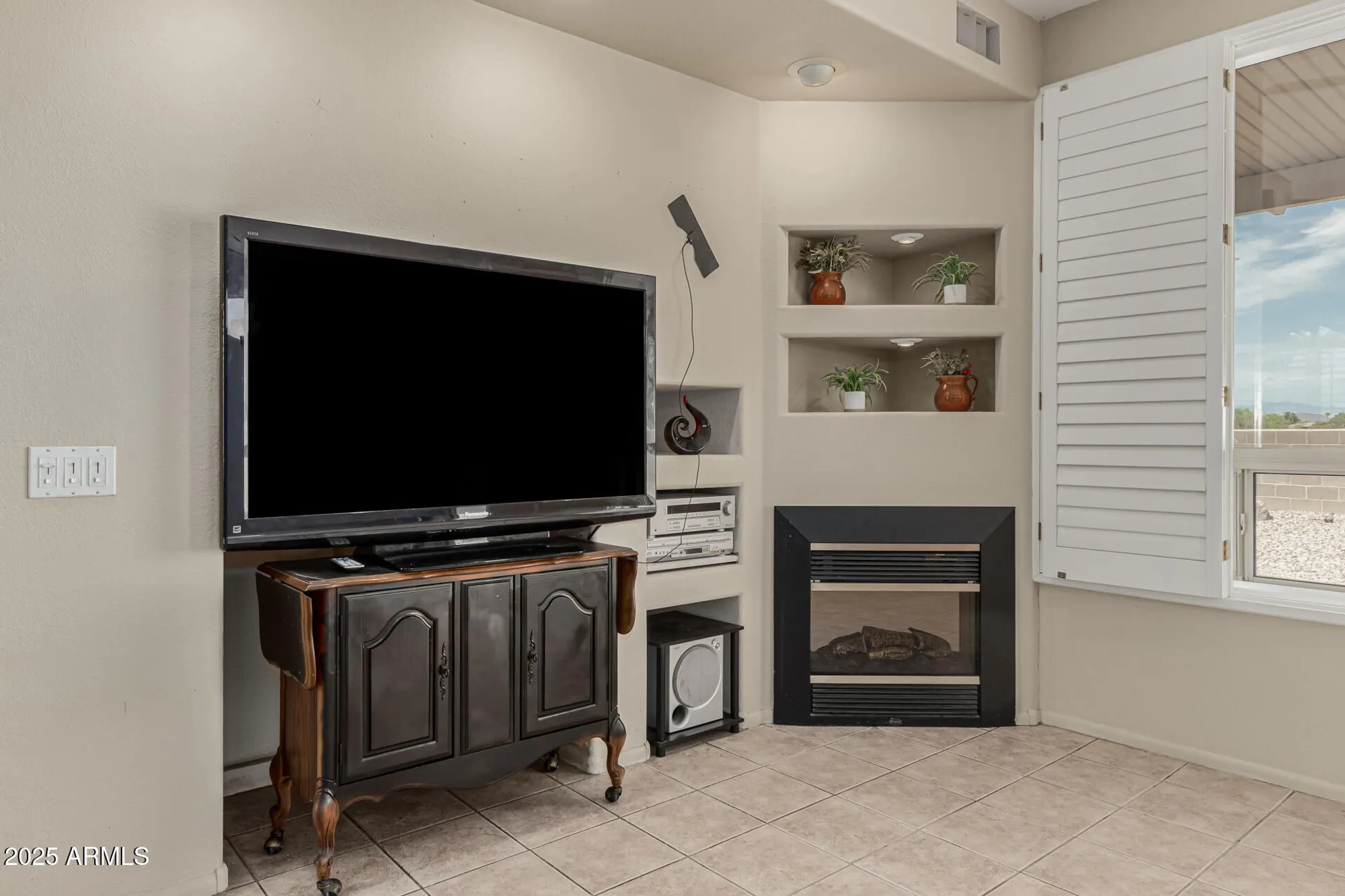 Property Slideshow image 8 of 38 | 15712 w eucalyptus ct, Surprise, AZ, 85374