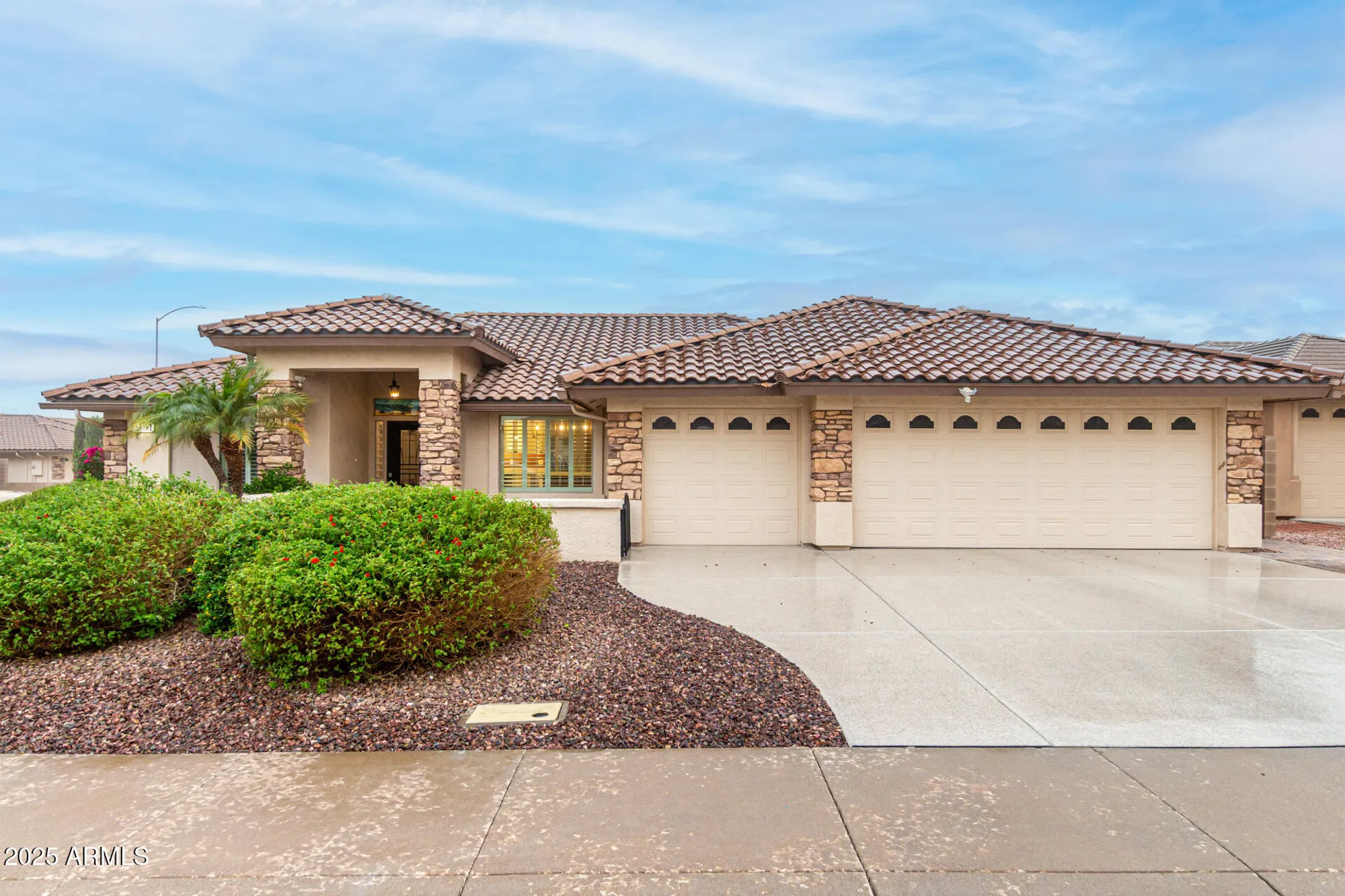 Property Slideshow image 1 of 33 | 2840 s alderwood cir, Mesa, AZ, 85212