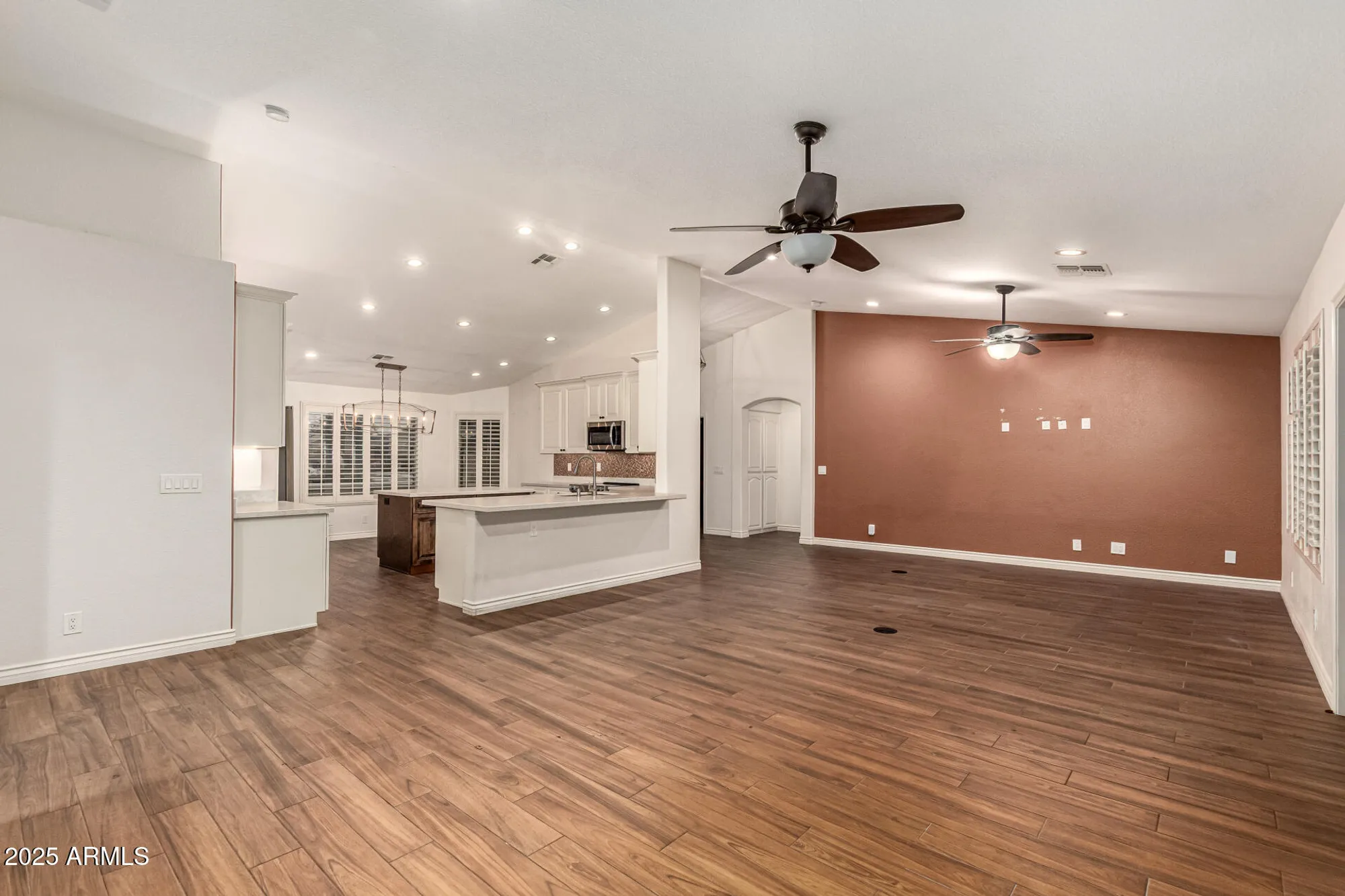 Property Slideshow image 8 of 33 | 2840 s alderwood cir, Mesa, AZ, 85212