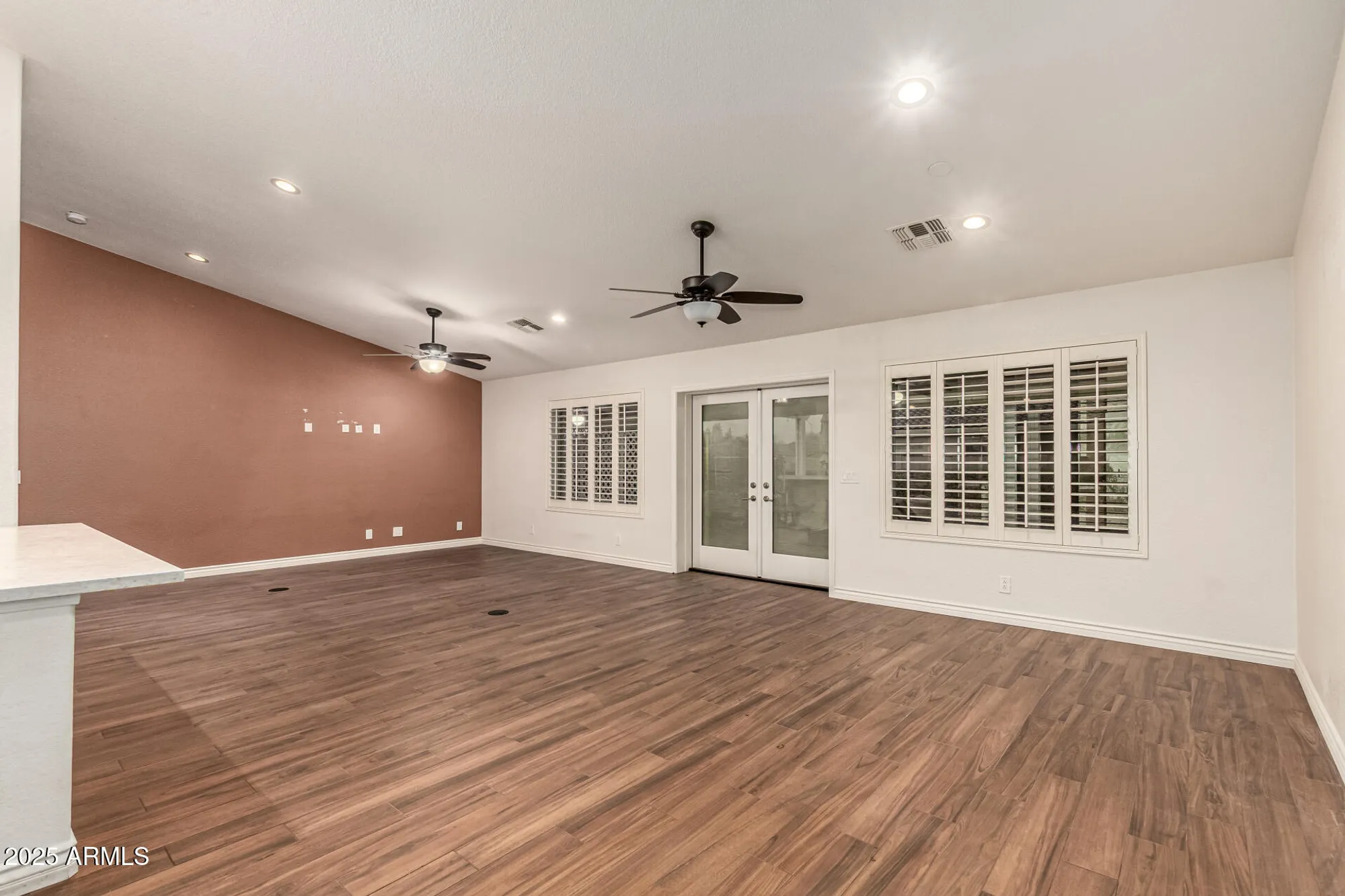 Property Slideshow image 9 of 33 | 2840 s alderwood cir, Mesa, AZ, 85212