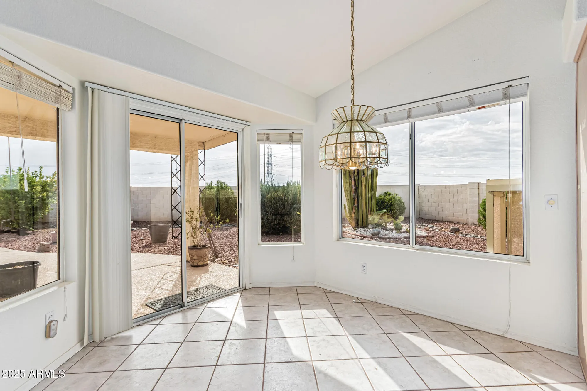 Property Slideshow image 6 of 20 | 11076 w runion dr, Sun City, AZ, 85373