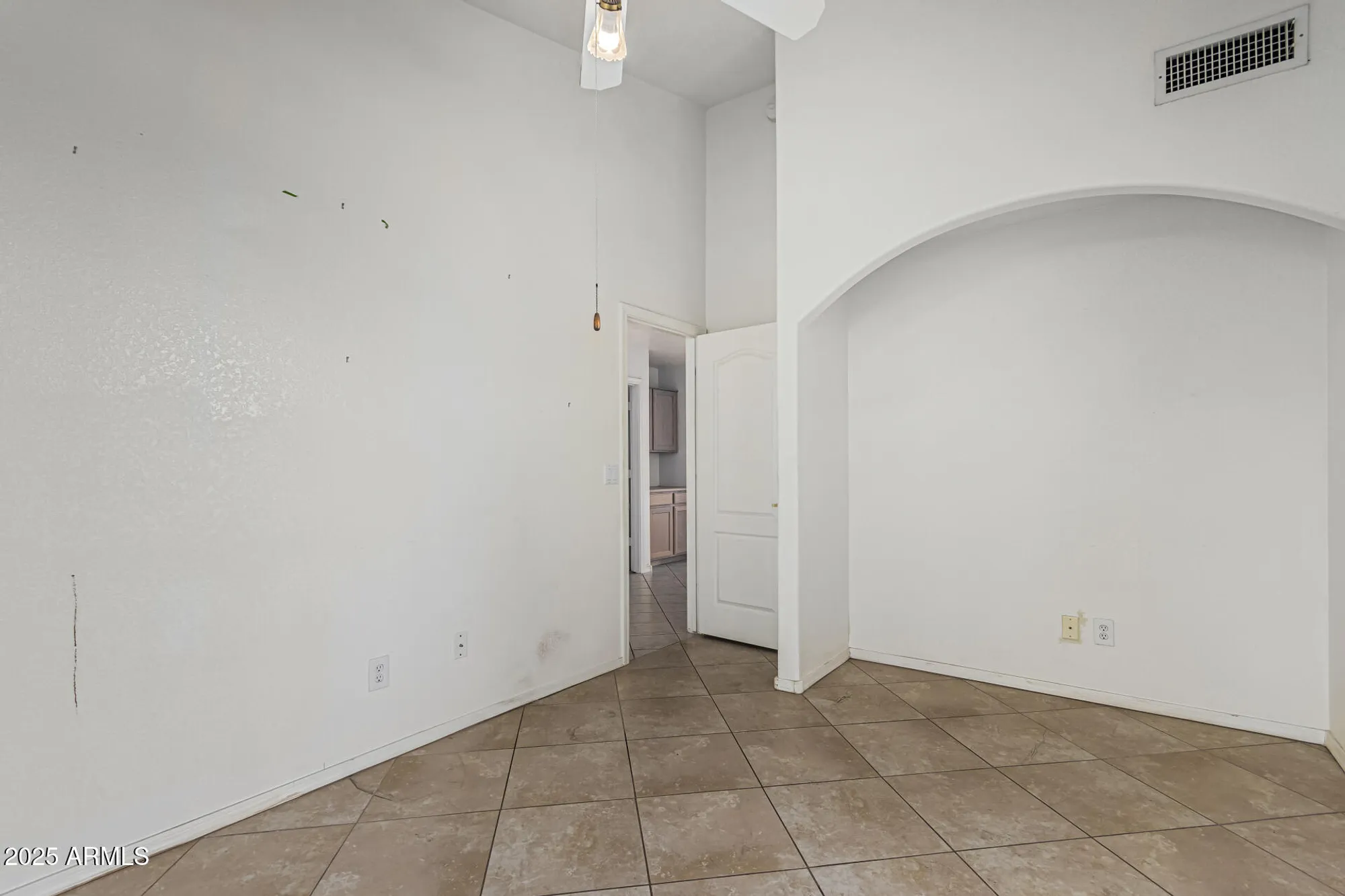 Property Slideshow image 12 of 20 | 11076 w runion dr, Sun City, AZ, 85373