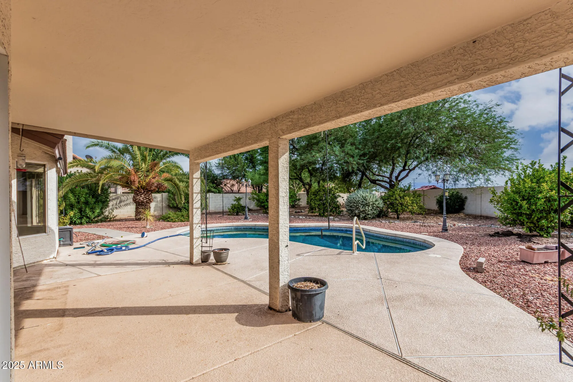 Property Slideshow image 17 of 20 | 11076 w runion dr, Sun City, AZ, 85373