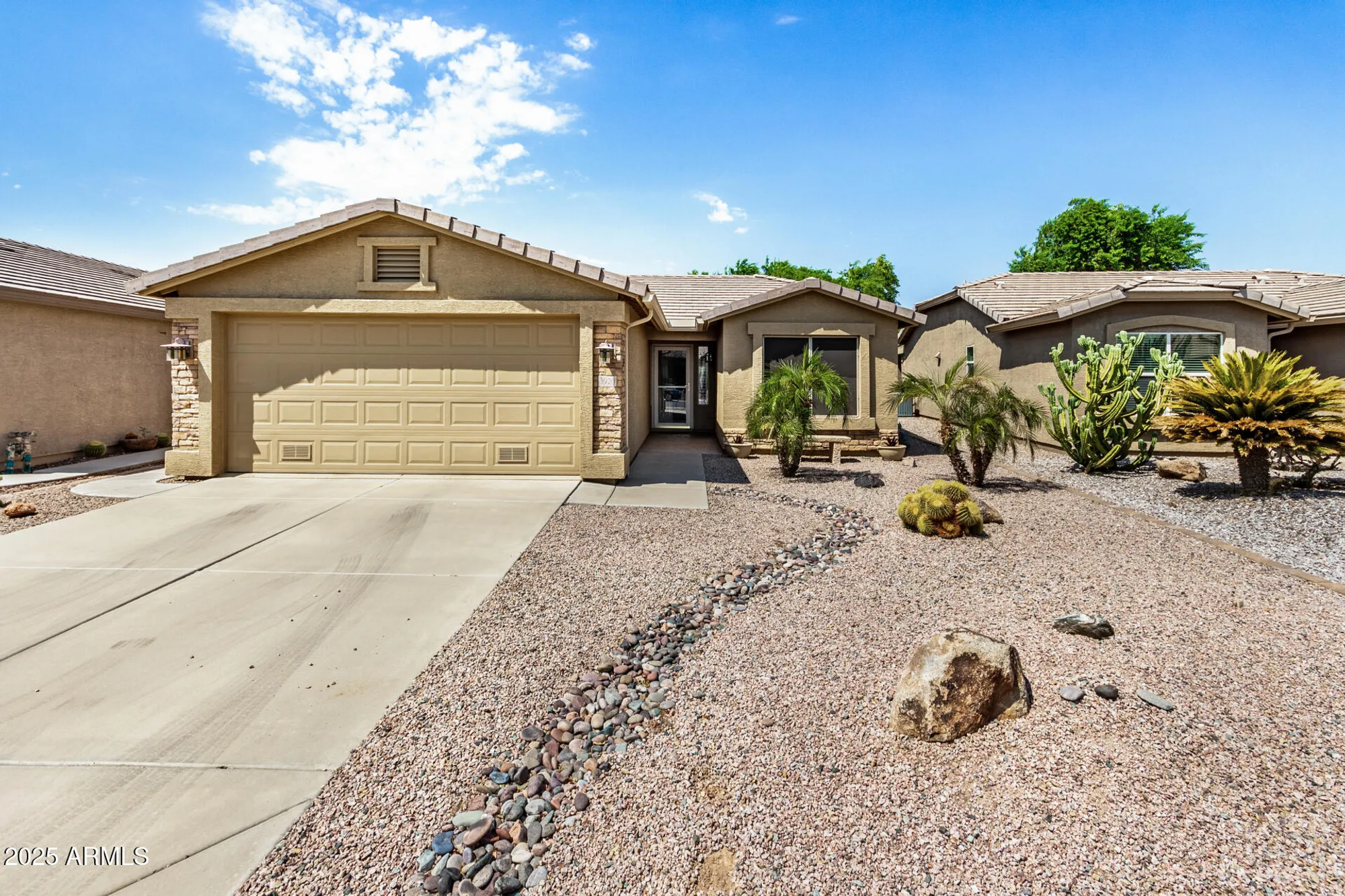 Property Slideshow image 2 of 23 | 3920 e runaway bay pl, Chandler, AZ, 85249