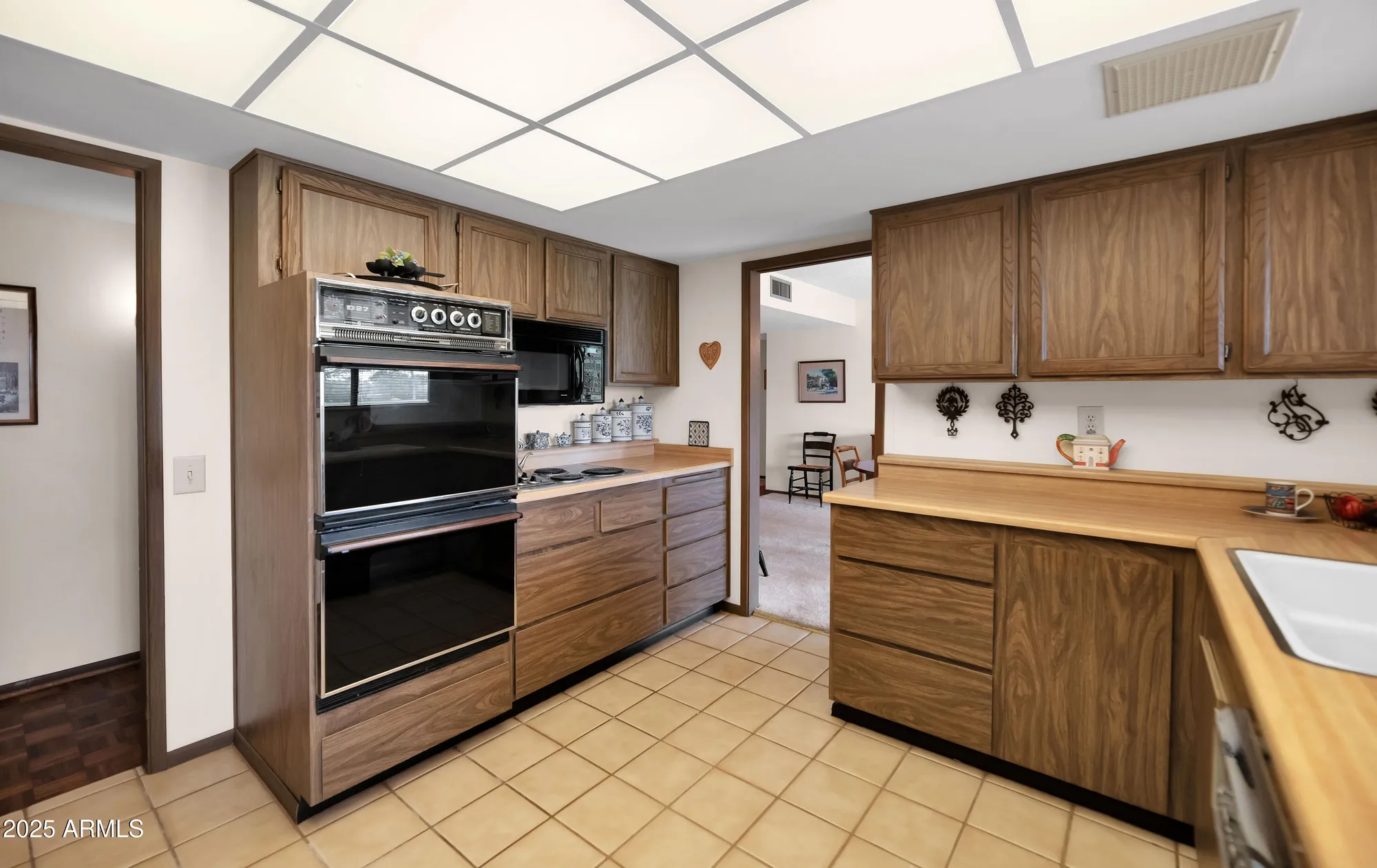 Property Slideshow image 18 of 35 | 12429 w bluestem dr, Sun City West, AZ, 85375