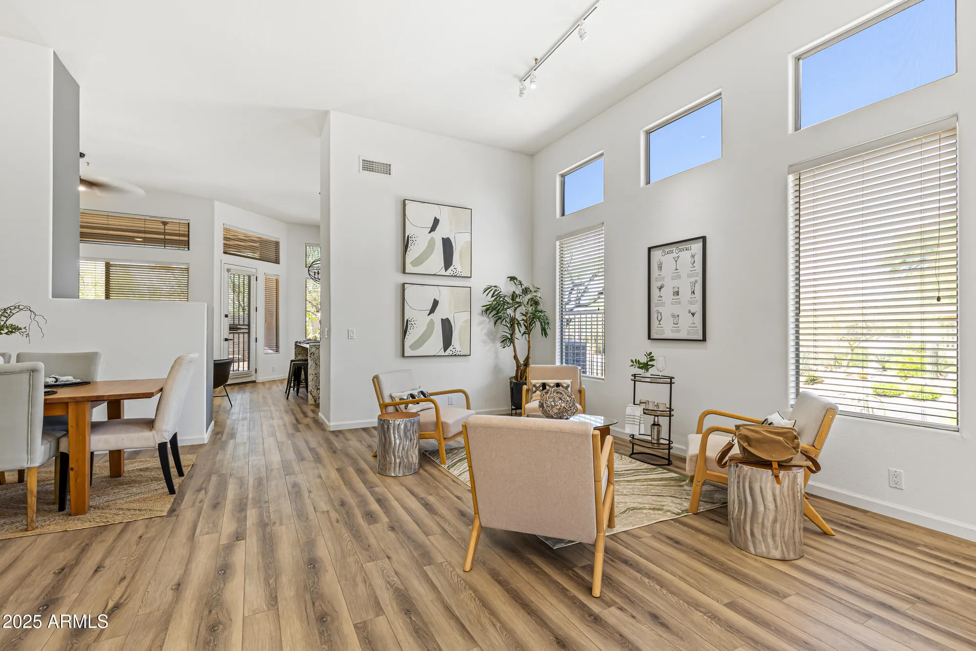 Property Slideshow image 6 of 37 | 34476 n 68th way, Scottsdale, AZ, 85266