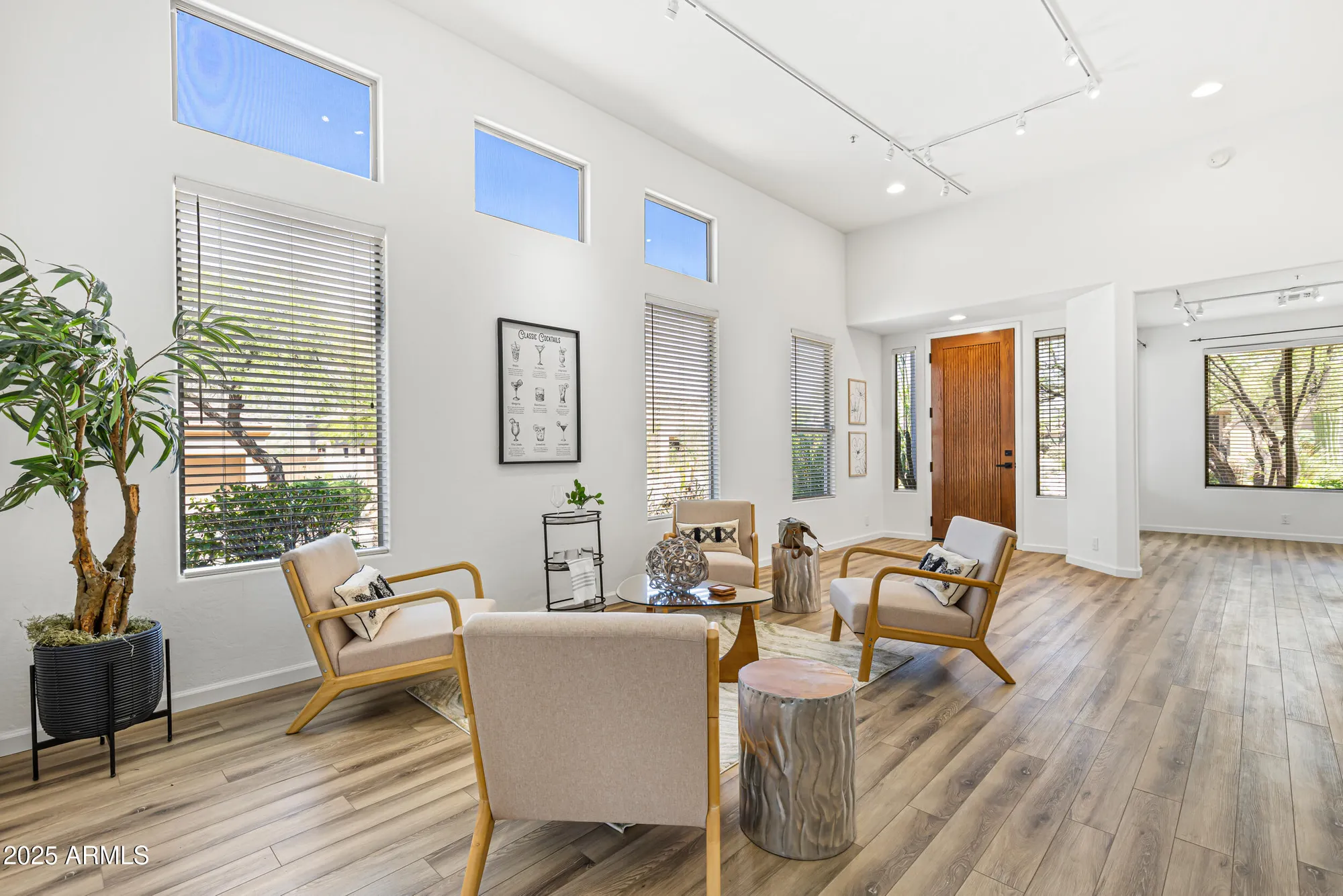 Property Slideshow image 5 of 37 | 34476 n 68th way, Scottsdale, AZ, 85266