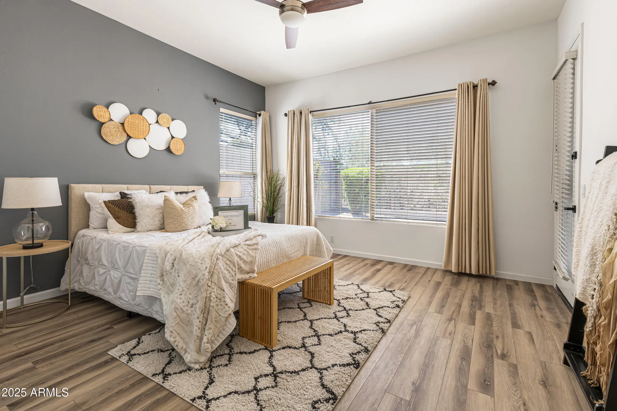 Property Slideshow image 14 of 37 | 34476 n 68th way, Scottsdale, AZ, 85266