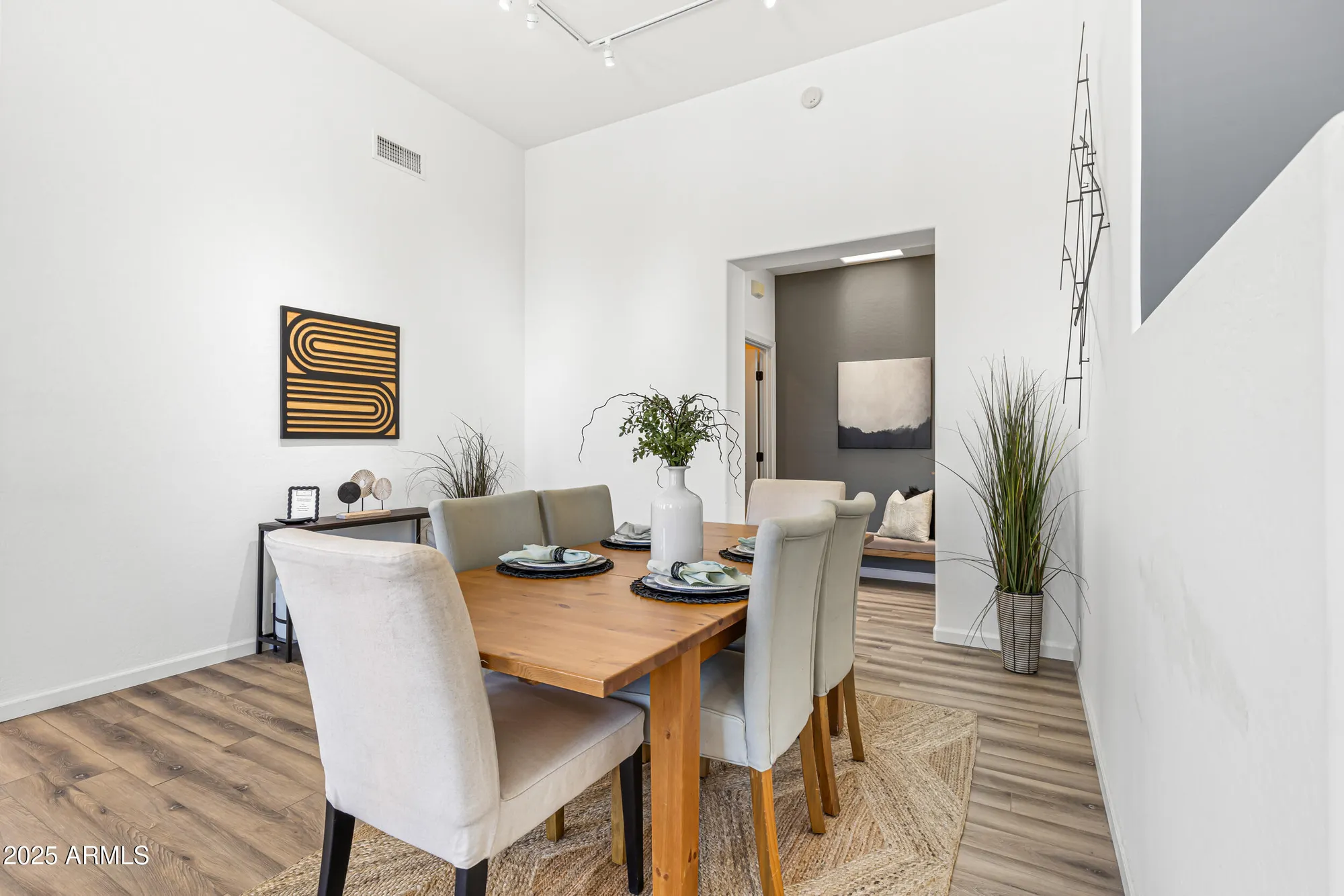 Property Slideshow image 12 of 37 | 34476 n 68th way, Scottsdale, AZ, 85266