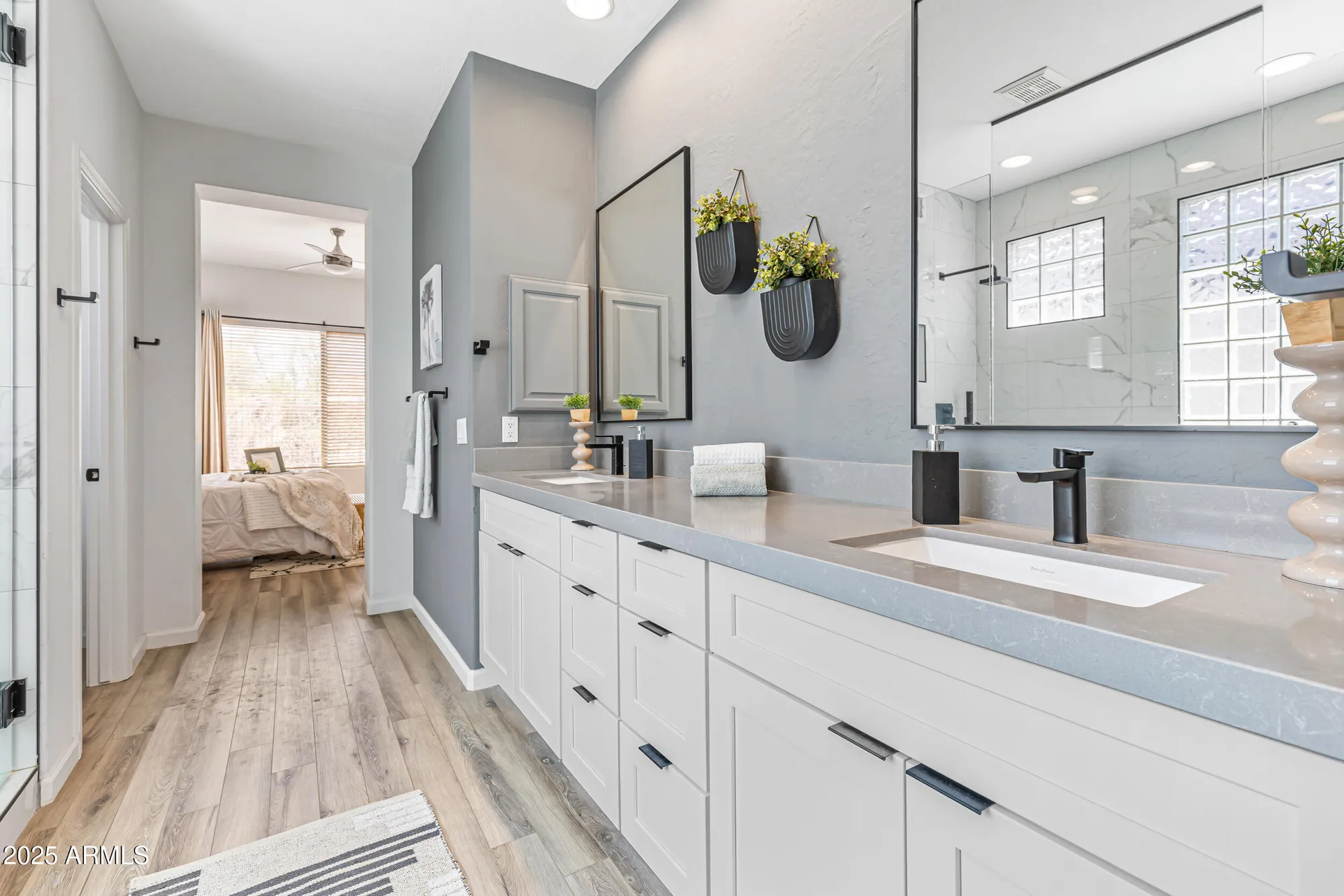 Property Slideshow image 16 of 37 | 34476 n 68th way, Scottsdale, AZ, 85266