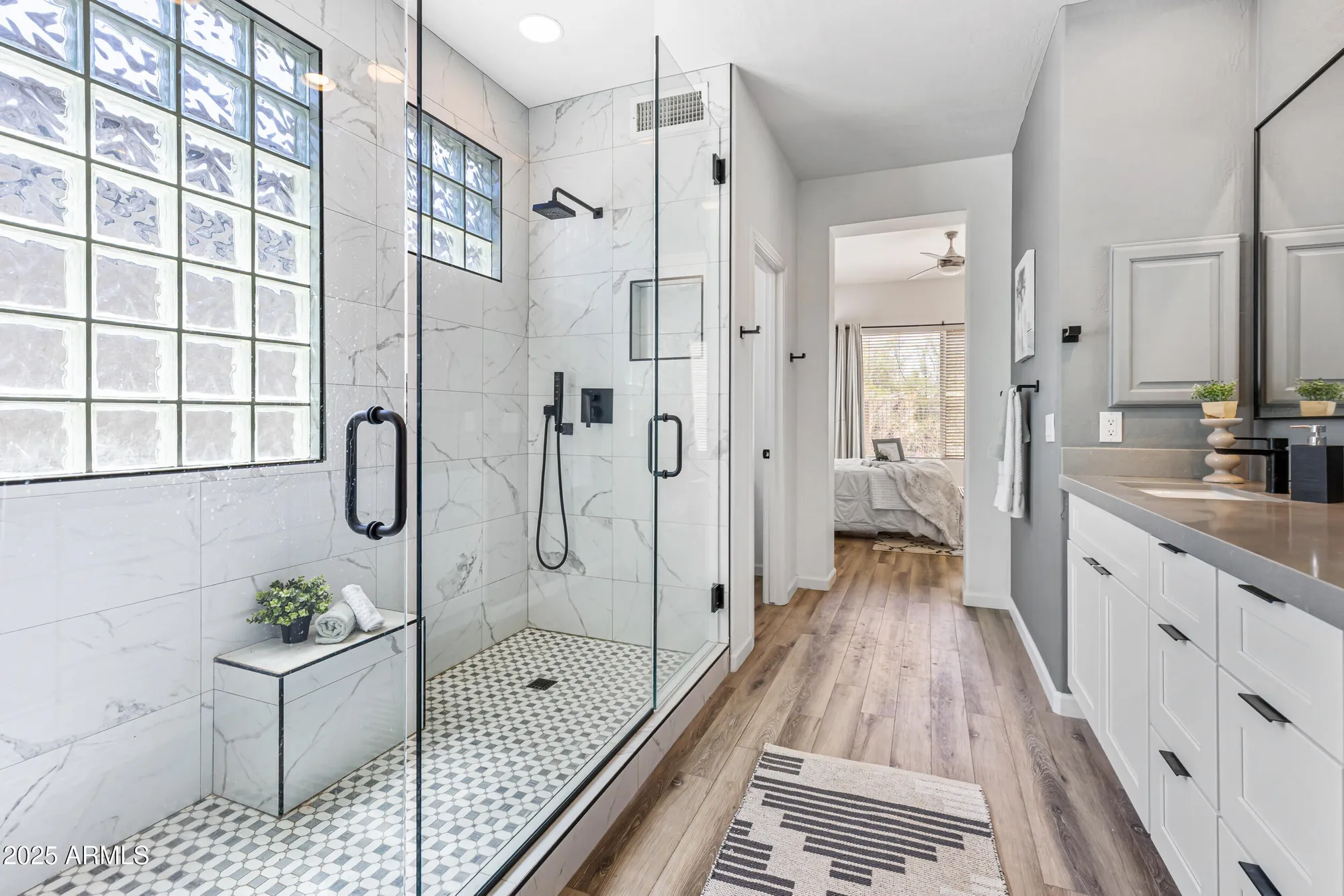 Property Slideshow image 19 of 37 | 34476 n 68th way, Scottsdale, AZ, 85266