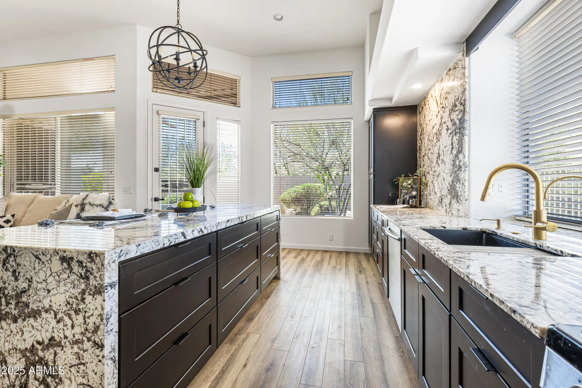 Property Slideshow image 8 of 37 | 34476 n 68th way, Scottsdale, AZ, 85266