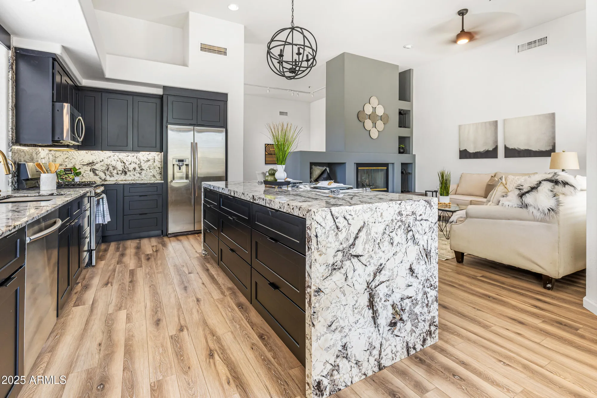 Property Slideshow image 21 of 37 | 34476 n 68th way, Scottsdale, AZ, 85266