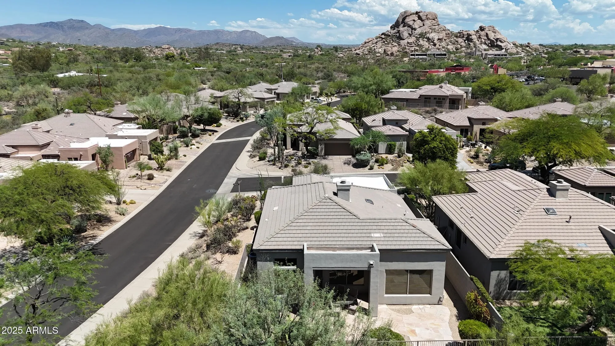 Property Slideshow image 25 of 37 | 34476 n 68th way, Scottsdale, AZ, 85266
