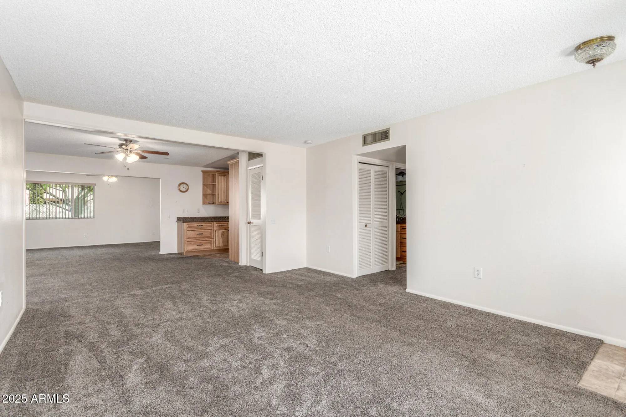 Property Slideshow image 11 of 37 | 9732 w newport dr, Sun City, AZ, 85351