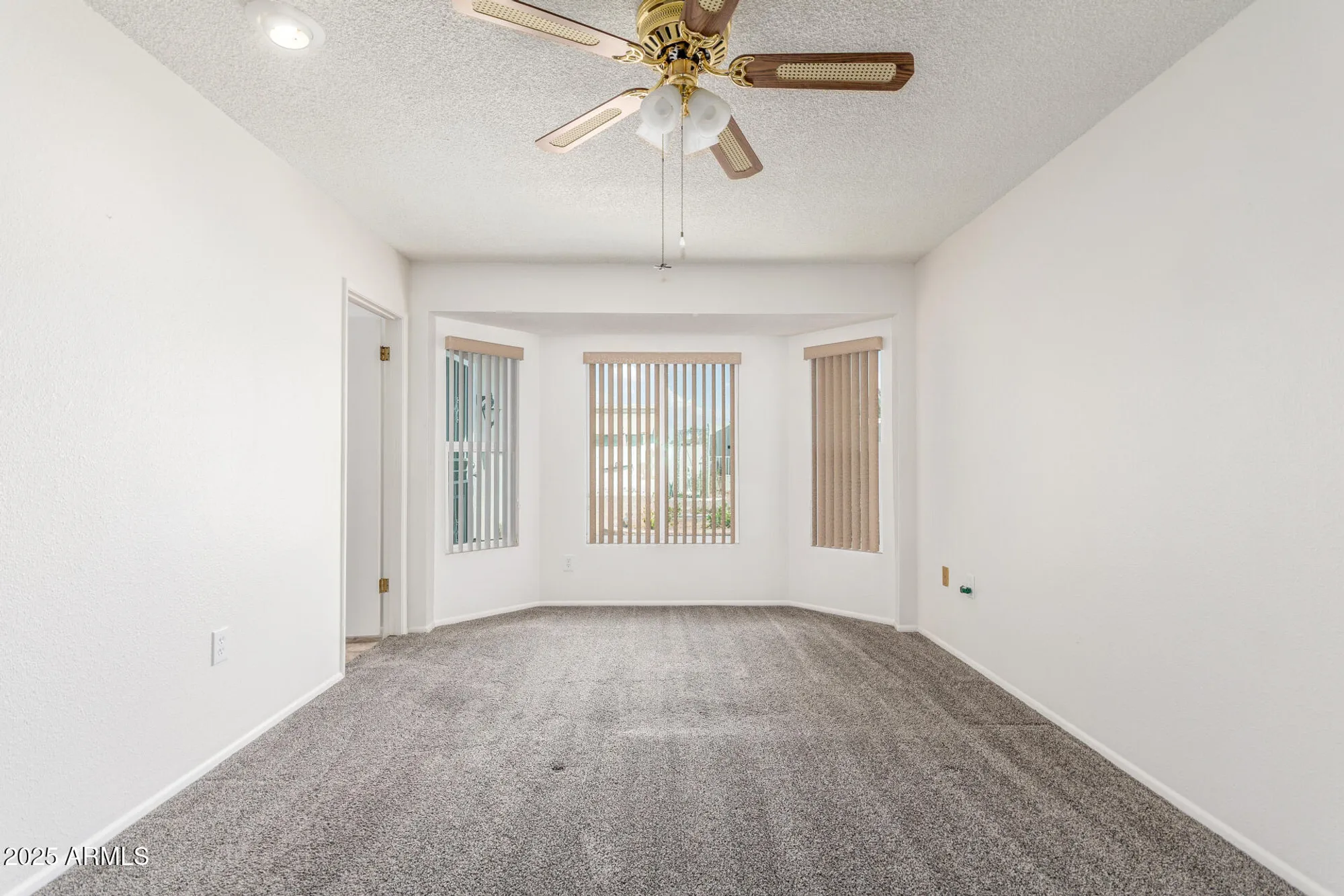 Property Slideshow image 19 of 37 | 9732 w newport dr, Sun City, AZ, 85351