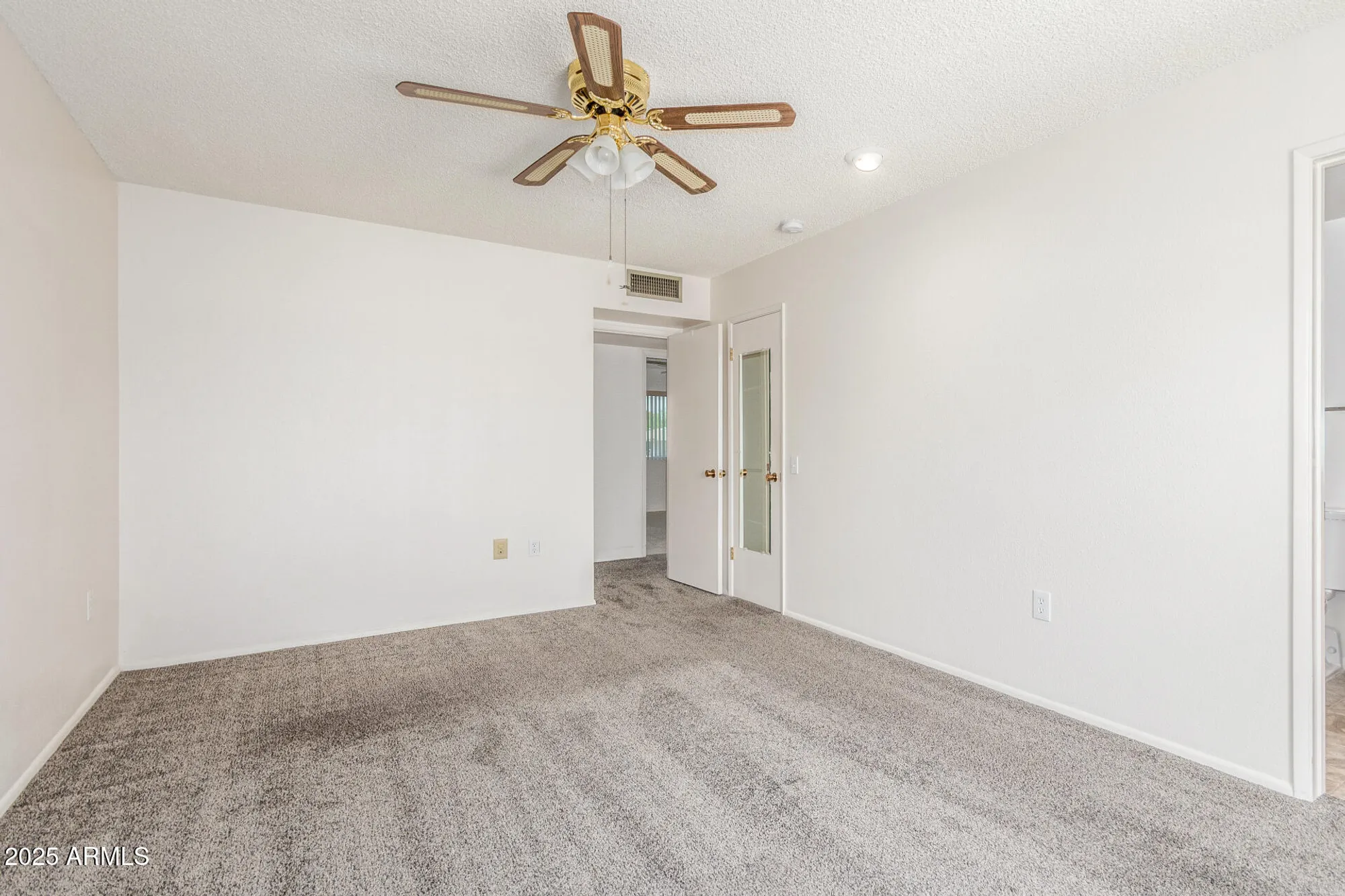 Property Slideshow image 20 of 37 | 9732 w newport dr, Sun City, AZ, 85351