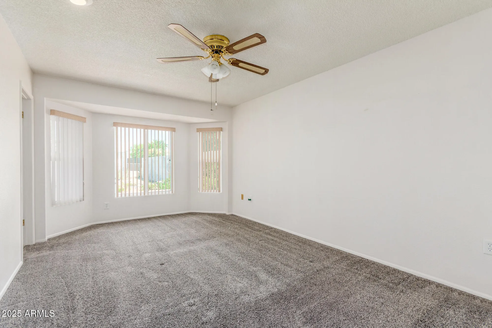 Property Slideshow image 18 of 37 | 9732 w newport dr, Sun City, AZ, 85351