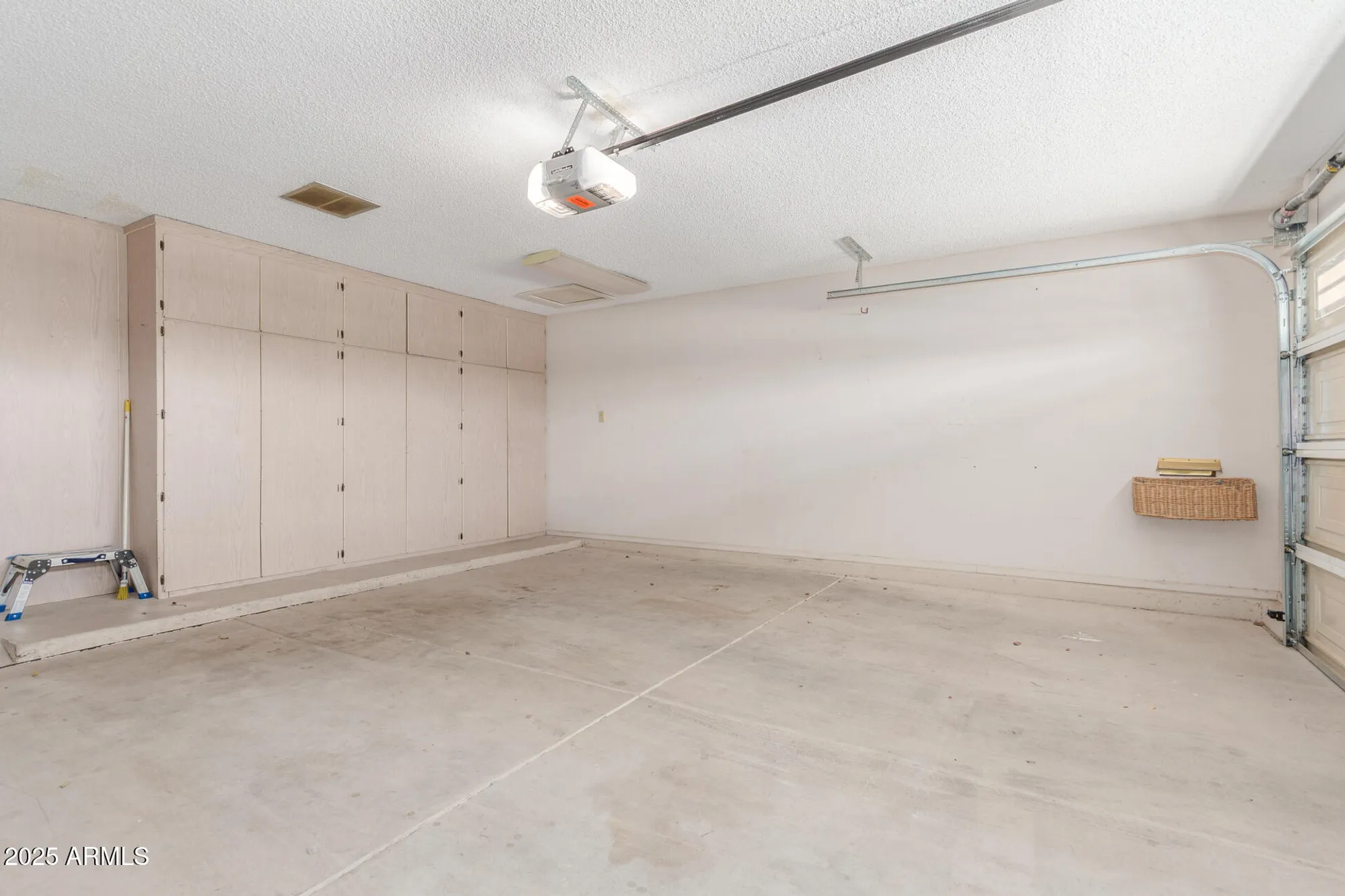 Property Slideshow image 28 of 37 | 9732 w newport dr, Sun City, AZ, 85351