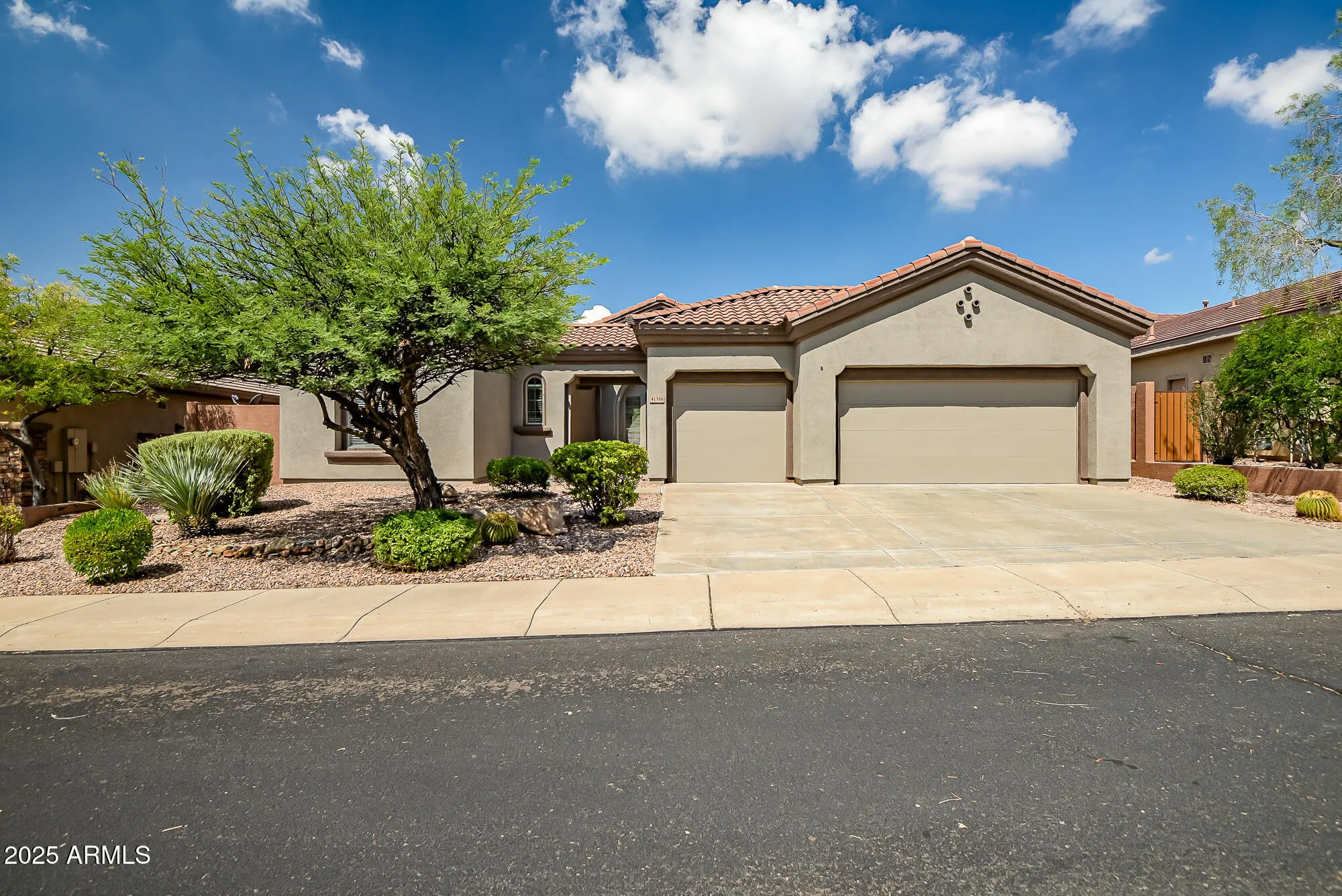 Property Slideshow image 6 of 57 | 41318 n bent creek way, Anthem, AZ, 85086