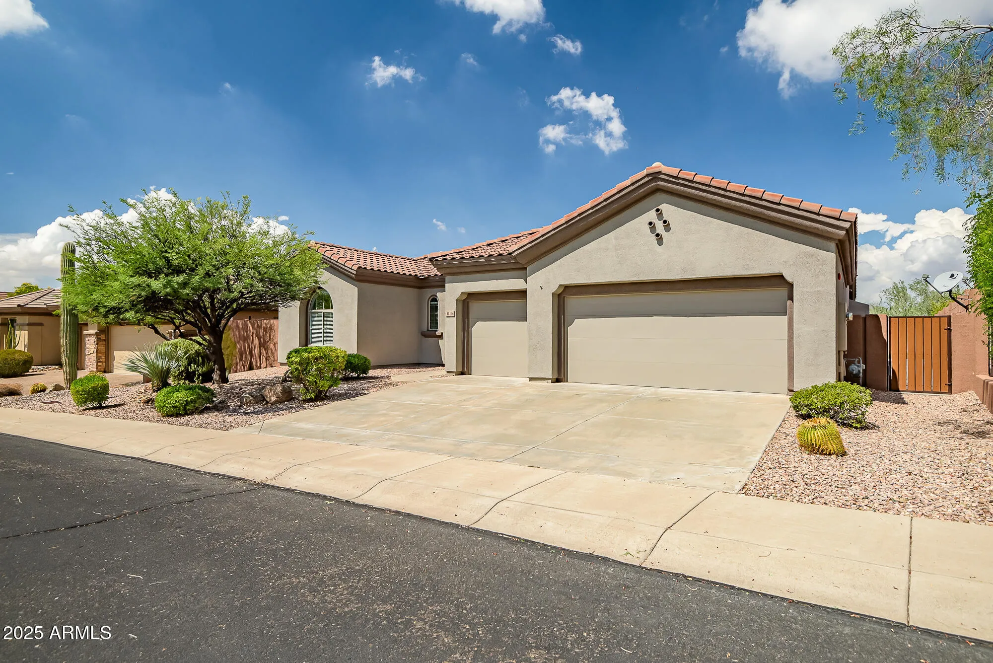 Property Slideshow image 8 of 57 | 41318 n bent creek way, Anthem, AZ, 85086