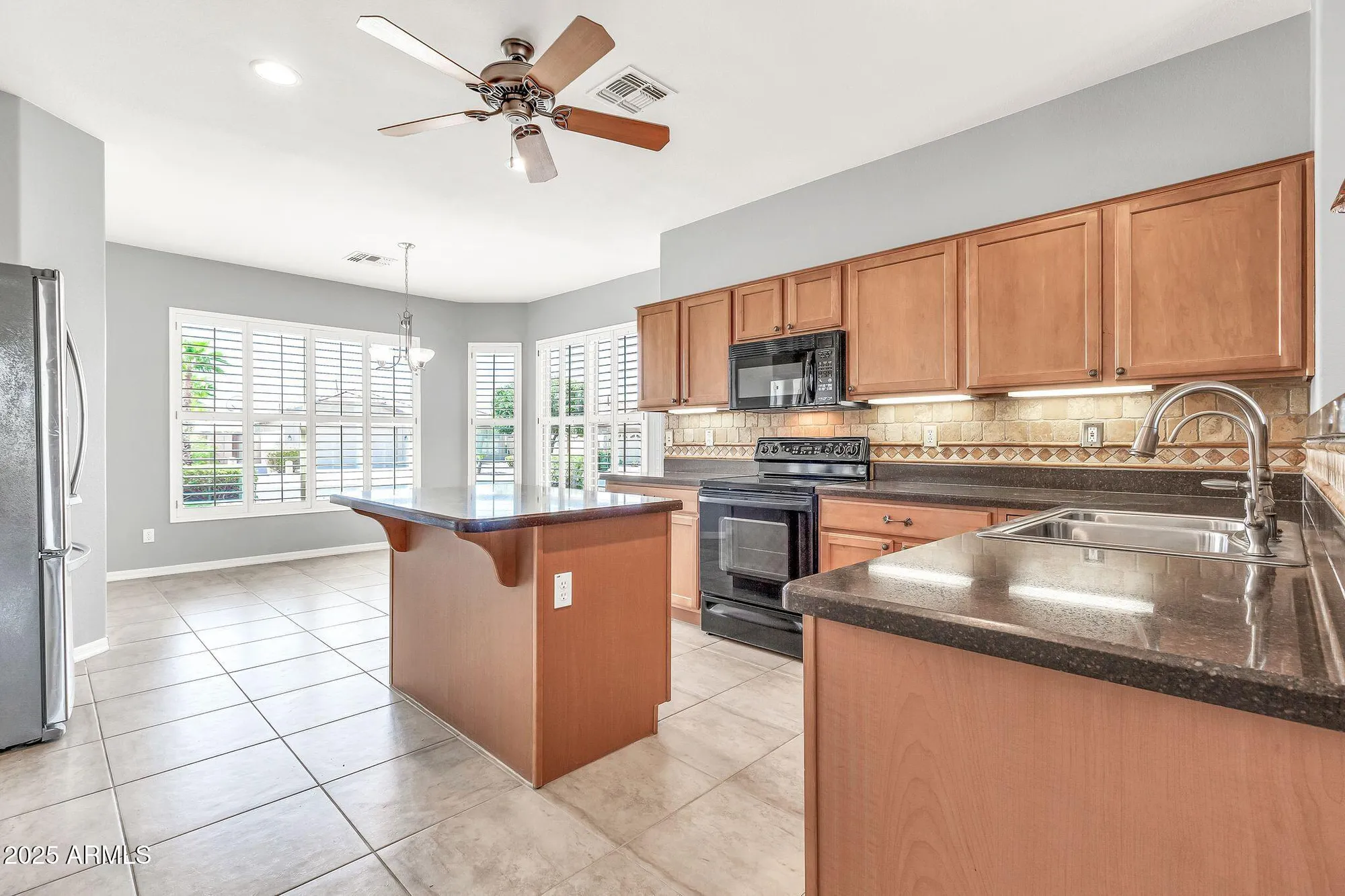 Property Slideshow image 16 of 35 | 3730 e colonial dr, Chandler, AZ, 85249