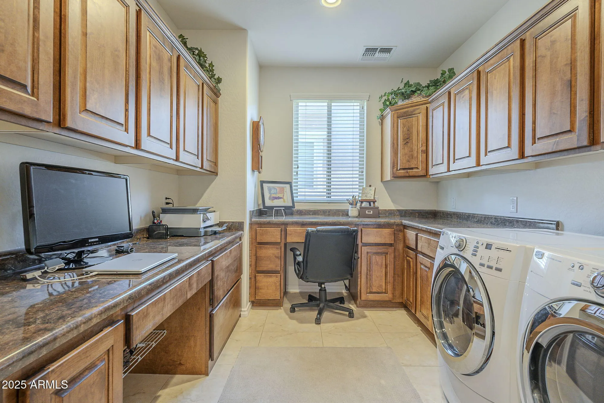 Property Slideshow image 24 of 38 | 1775 e tangelo pl, Queen Creek, AZ, 85140