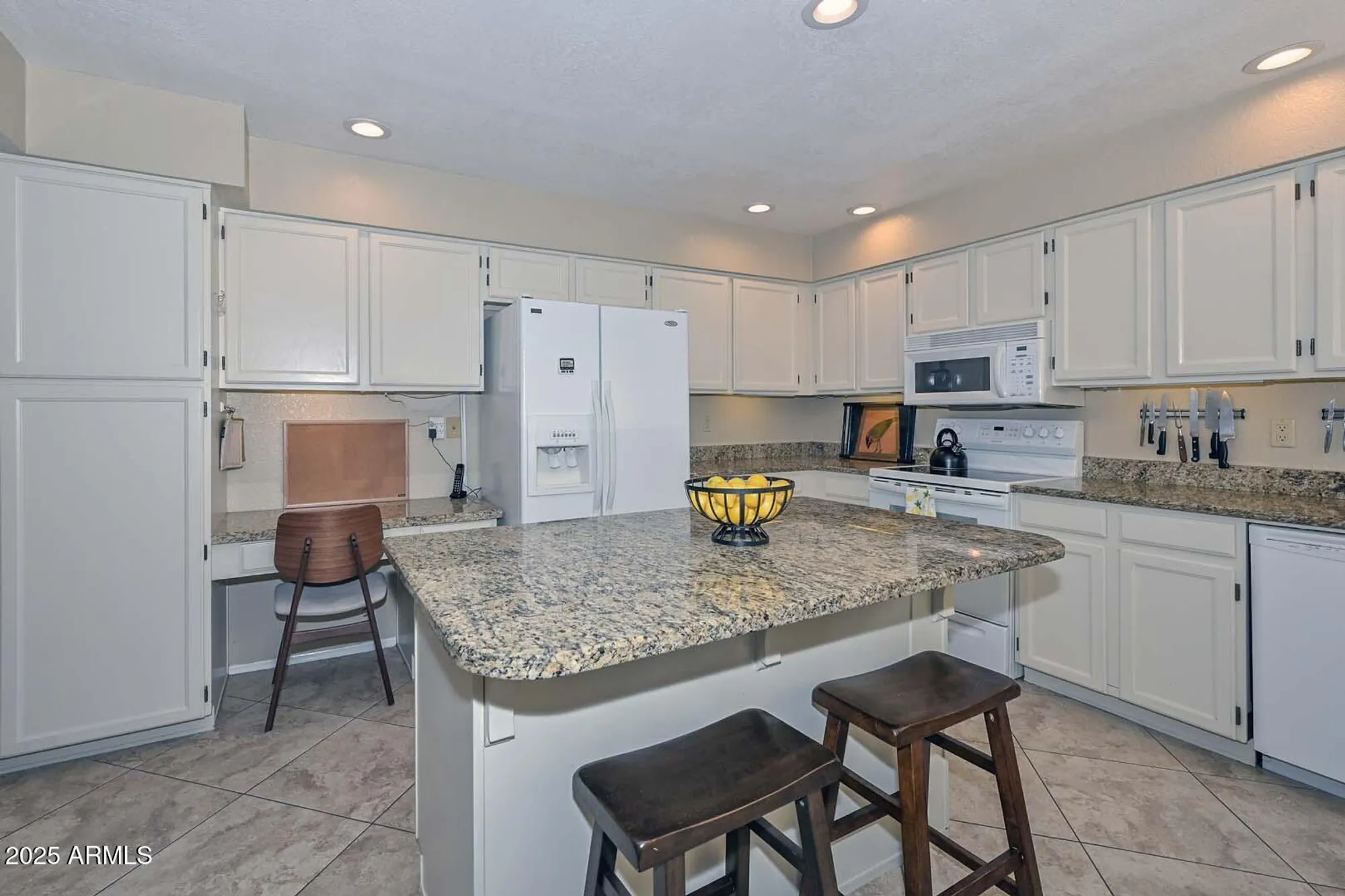 Property Slideshow image 7 of 32 | 9441 w morrow dr, Peoria, AZ, 85382