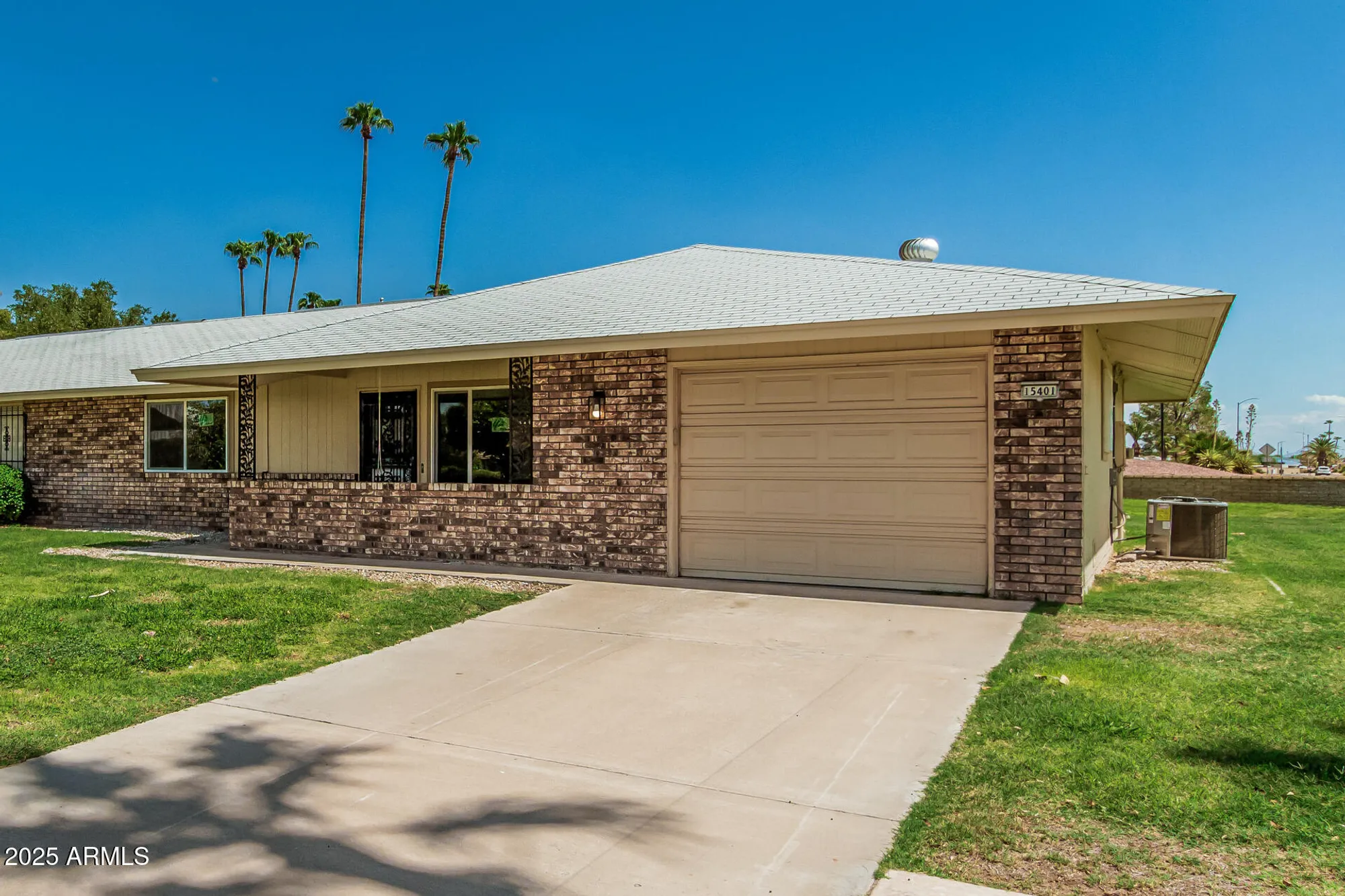 Property Slideshow image 10 of 38 | 15401 n cameo dr, Sun City, AZ, 85351