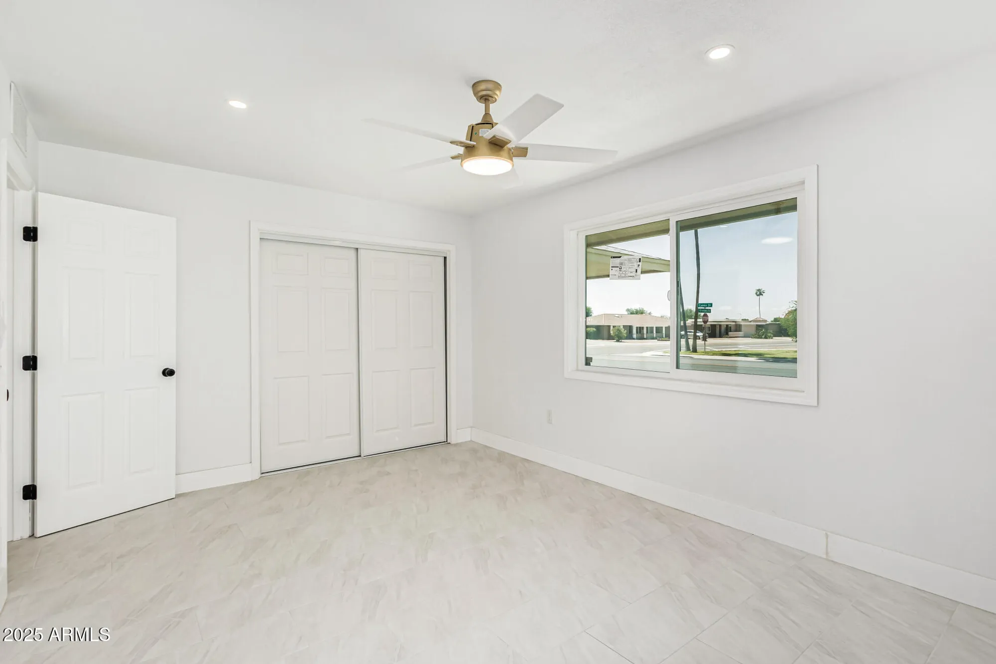 Property Slideshow image 20 of 38 | 15401 n cameo dr, Sun City, AZ, 85351