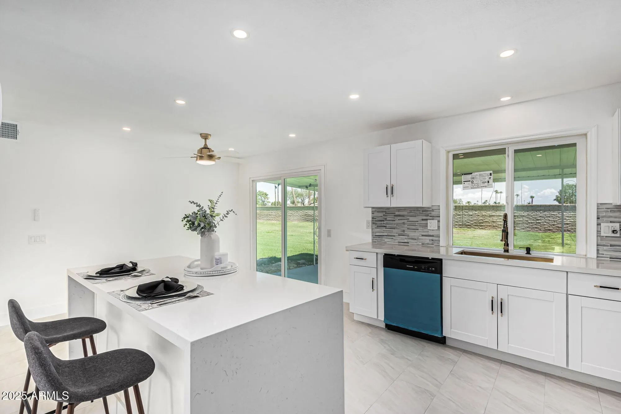 Property Slideshow image 2 of 38 | 15401 n cameo dr, Sun City, AZ, 85351