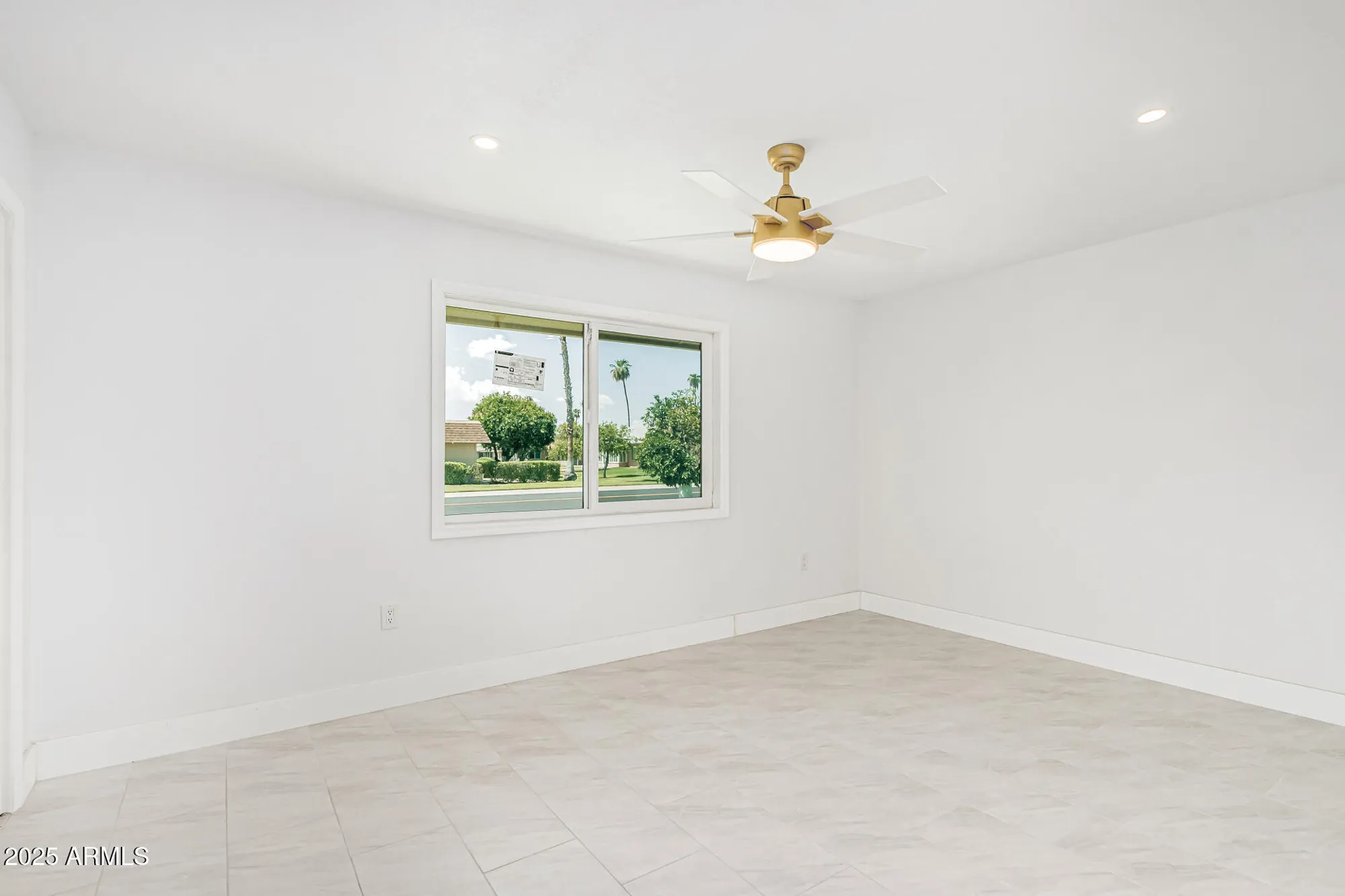 Property Slideshow image 19 of 38 | 15401 n cameo dr, Sun City, AZ, 85351