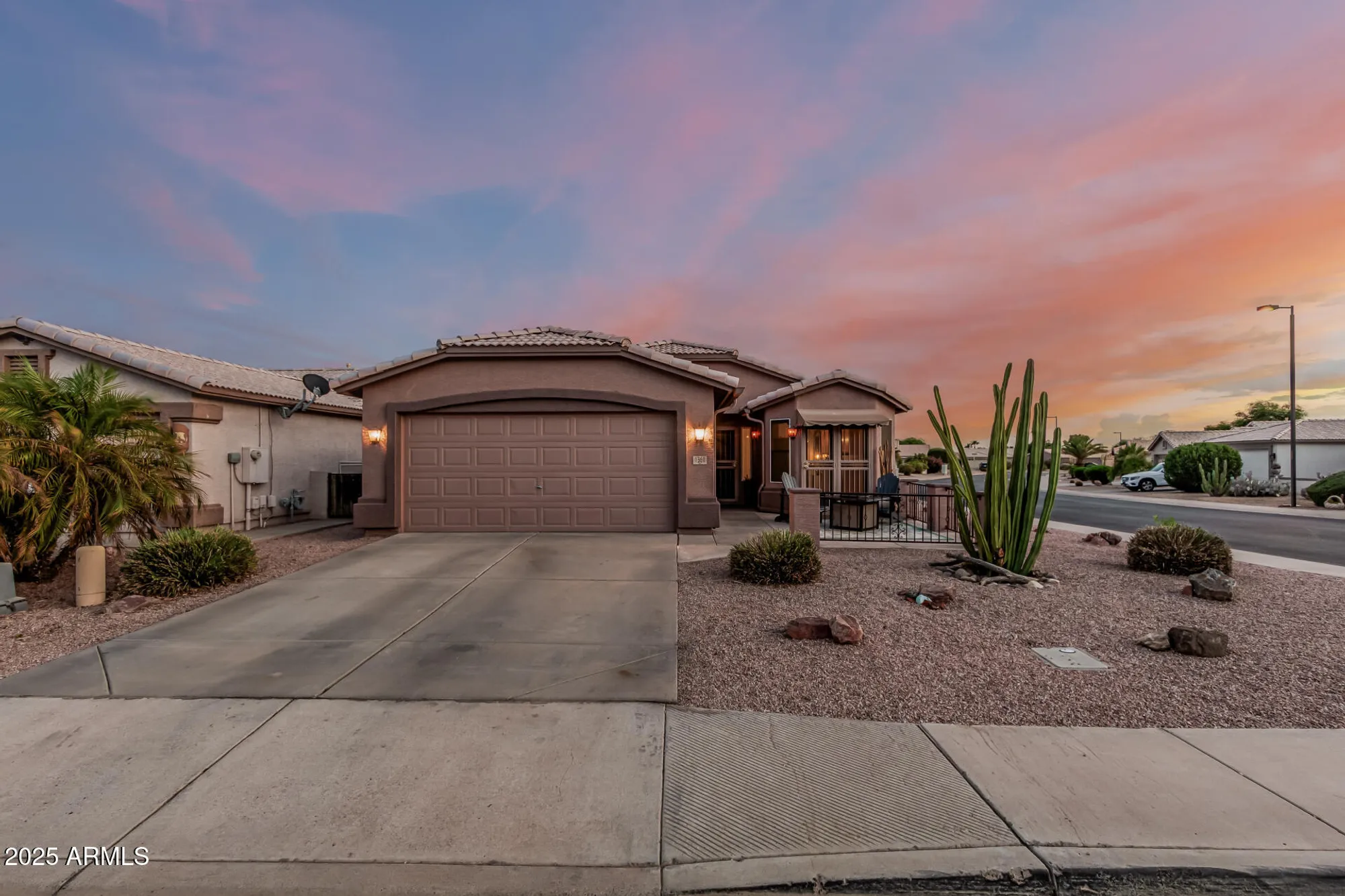 Property Slideshow image 2 of 54 | 1361 e torrey pines ln, Chandler, AZ, 85249