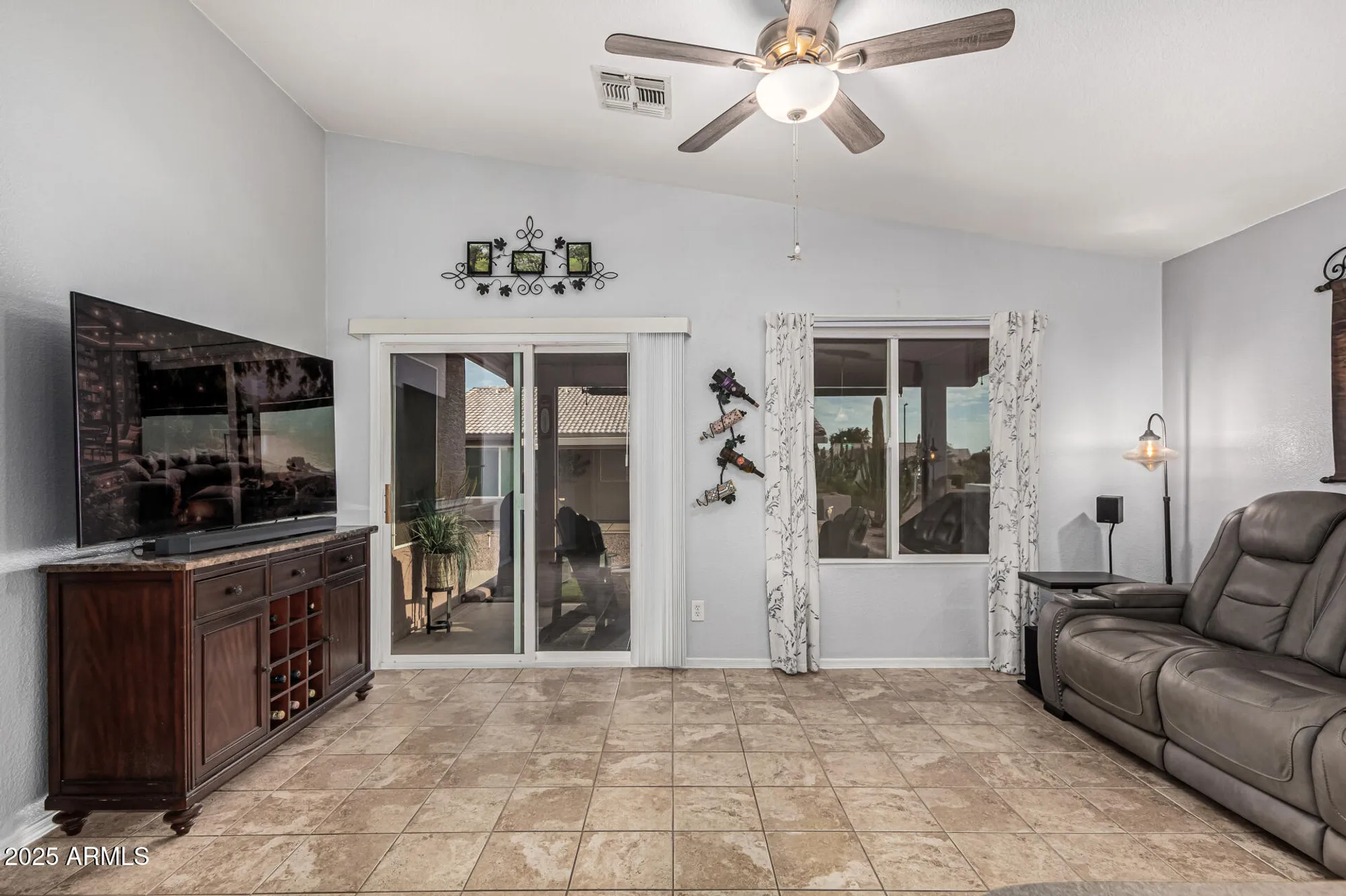 Property Slideshow image 10 of 54 | 1361 e torrey pines ln, Chandler, AZ, 85249