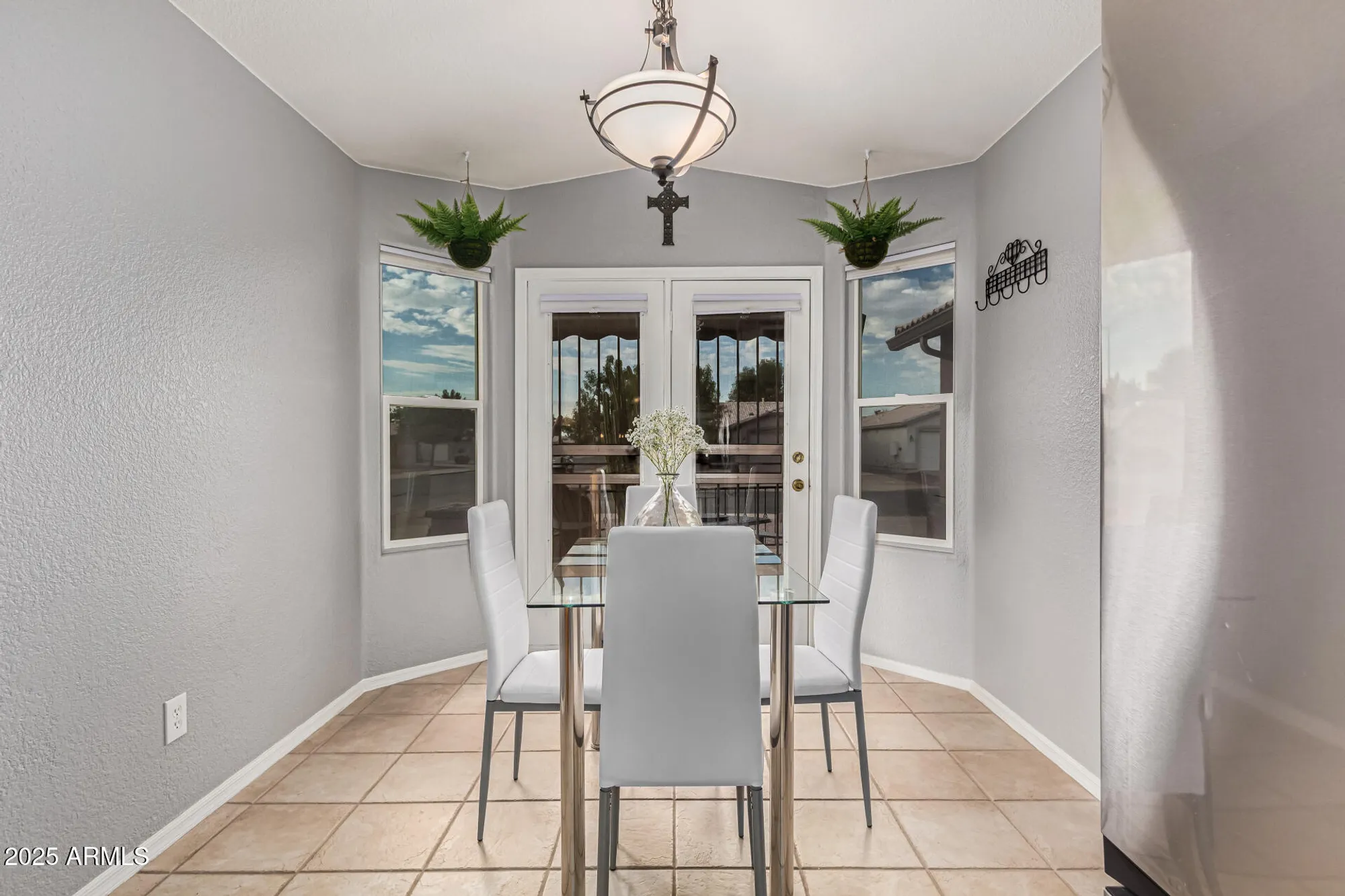 Property Slideshow image 14 of 54 | 1361 e torrey pines ln, Chandler, AZ, 85249