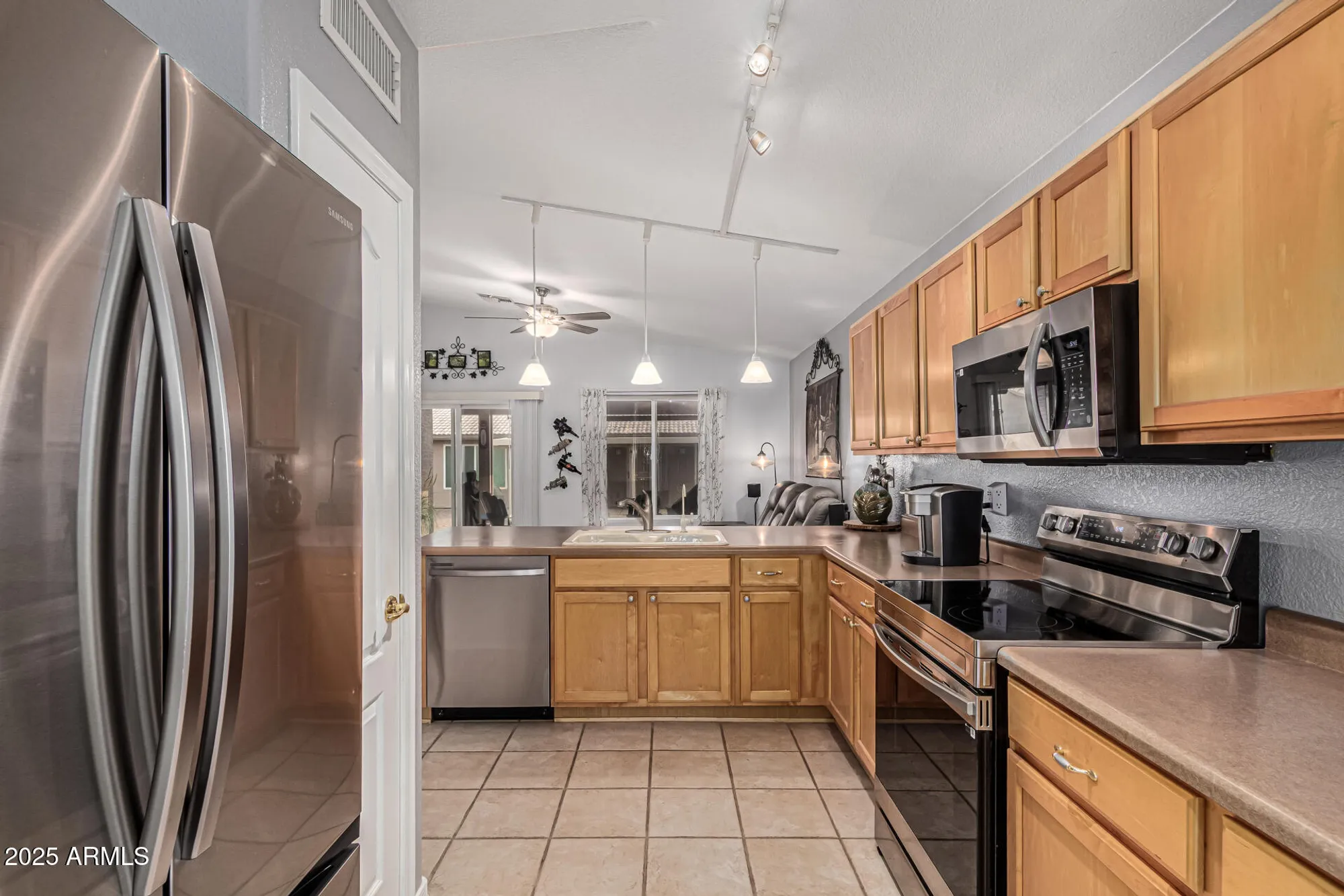 Property Slideshow image 16 of 54 | 1361 e torrey pines ln, Chandler, AZ, 85249