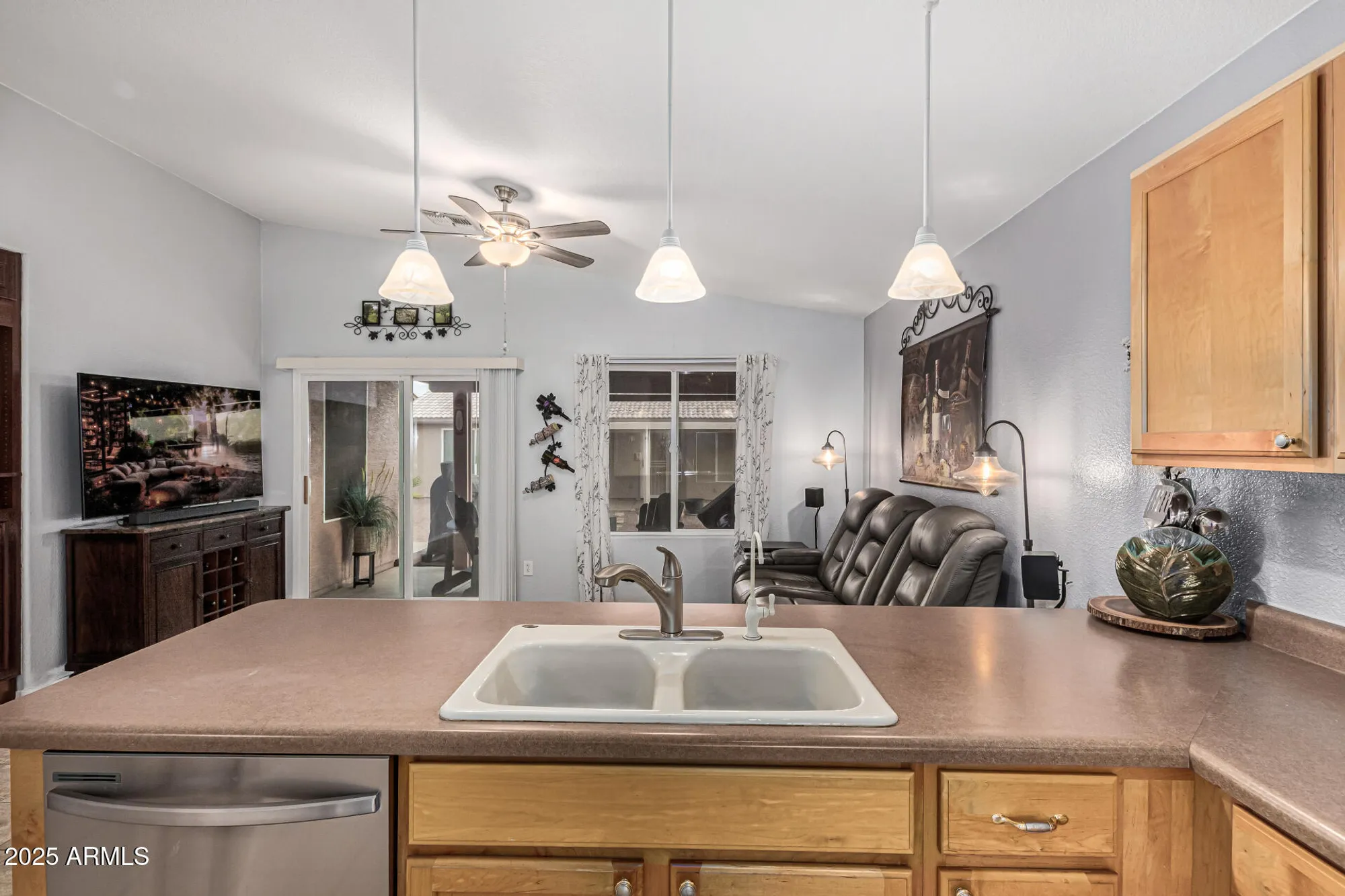 Property Slideshow image 18 of 54 | 1361 e torrey pines ln, Chandler, AZ, 85249