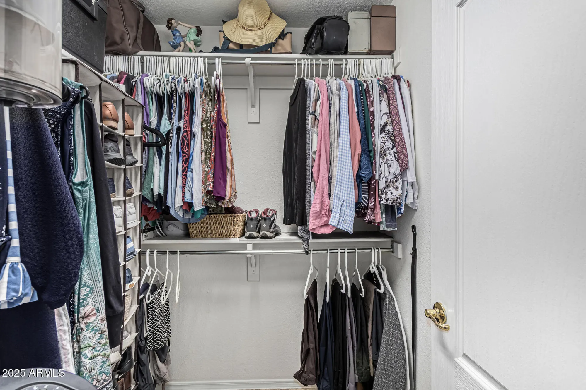 Property Slideshow image 24 of 54 | 1361 e torrey pines ln, Chandler, AZ, 85249