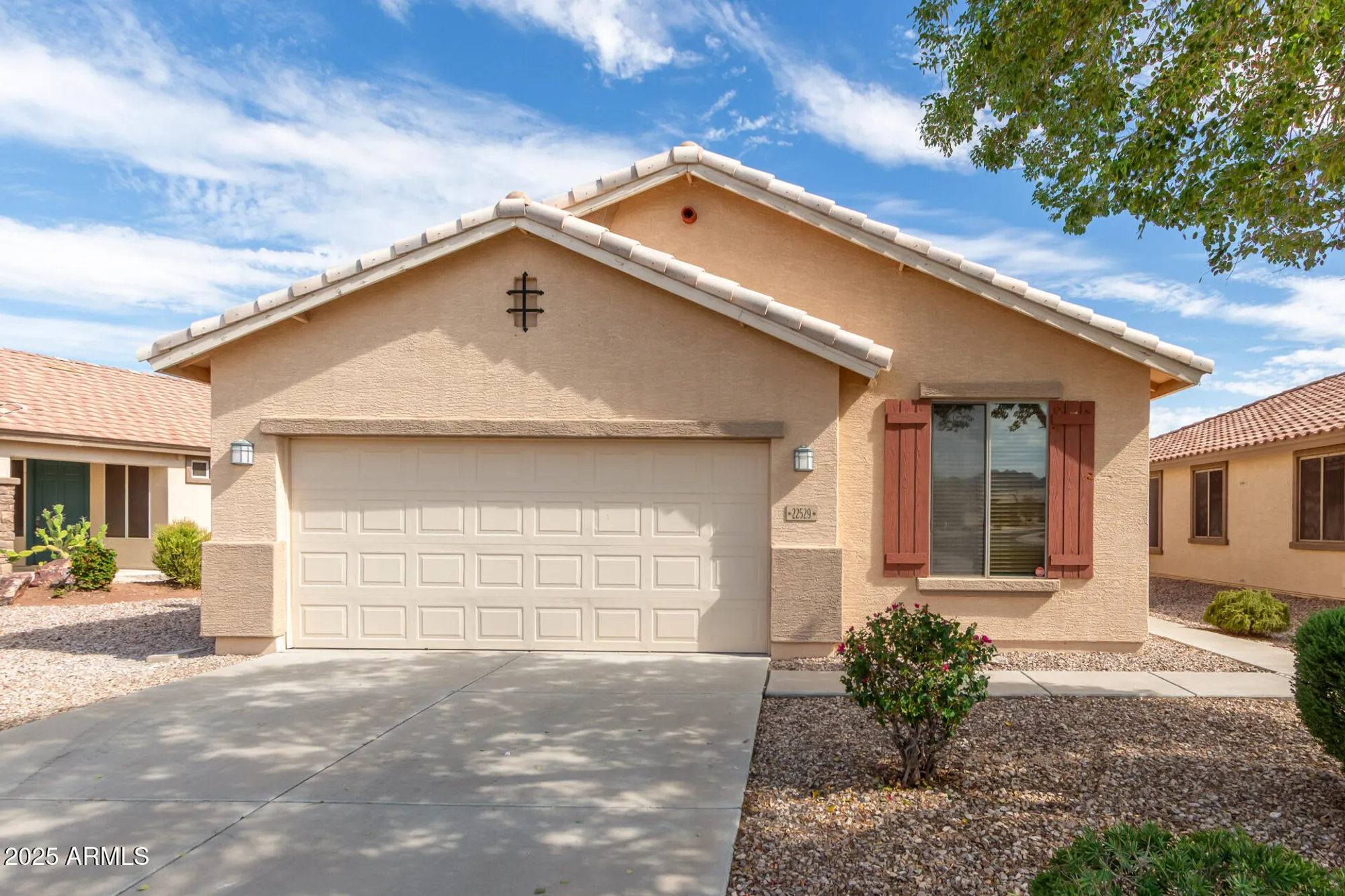 Property Slideshow image 2 of 33 | 22529 w twilight trl, Buckeye, AZ, 85326