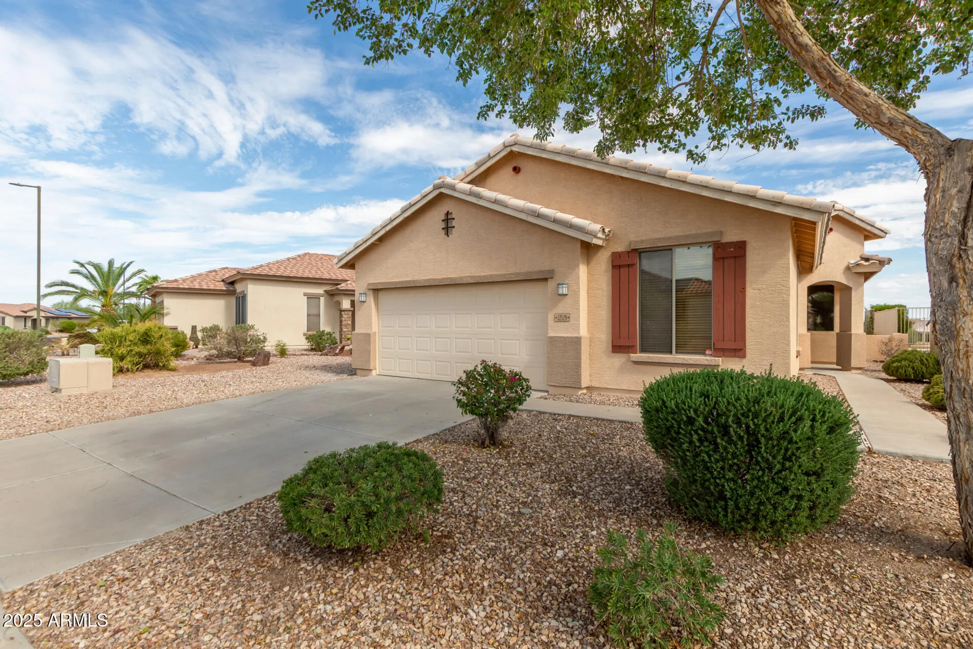 Property Slideshow image 4 of 33 | 22529 w twilight trl, Buckeye, AZ, 85326