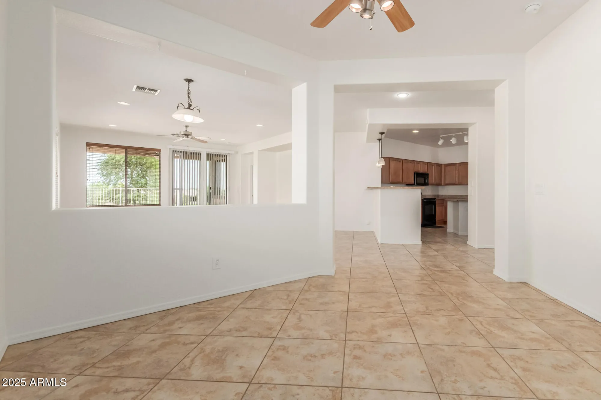 Property Slideshow image 20 of 33 | 22529 w twilight trl, Buckeye, AZ, 85326