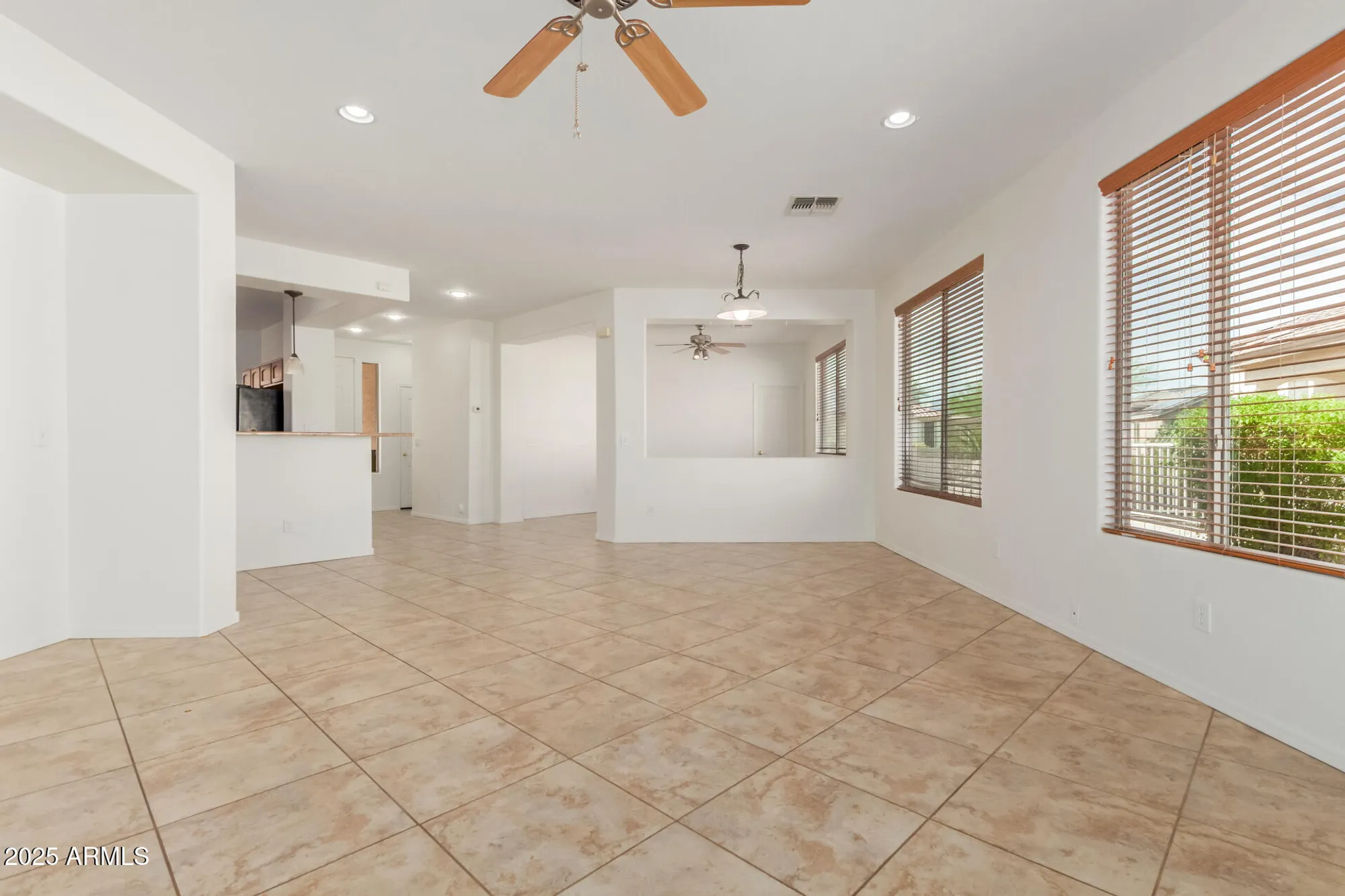 Property Slideshow image 9 of 33 | 22529 w twilight trl, Buckeye, AZ, 85326