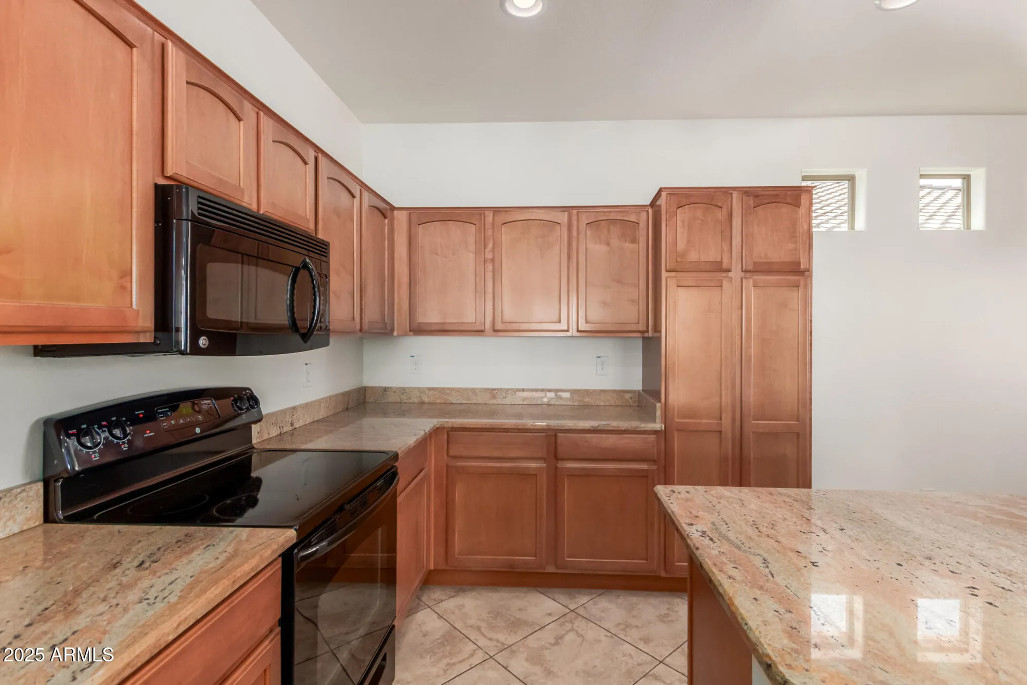 Property Slideshow image 13 of 33 | 22529 w twilight trl, Buckeye, AZ, 85326
