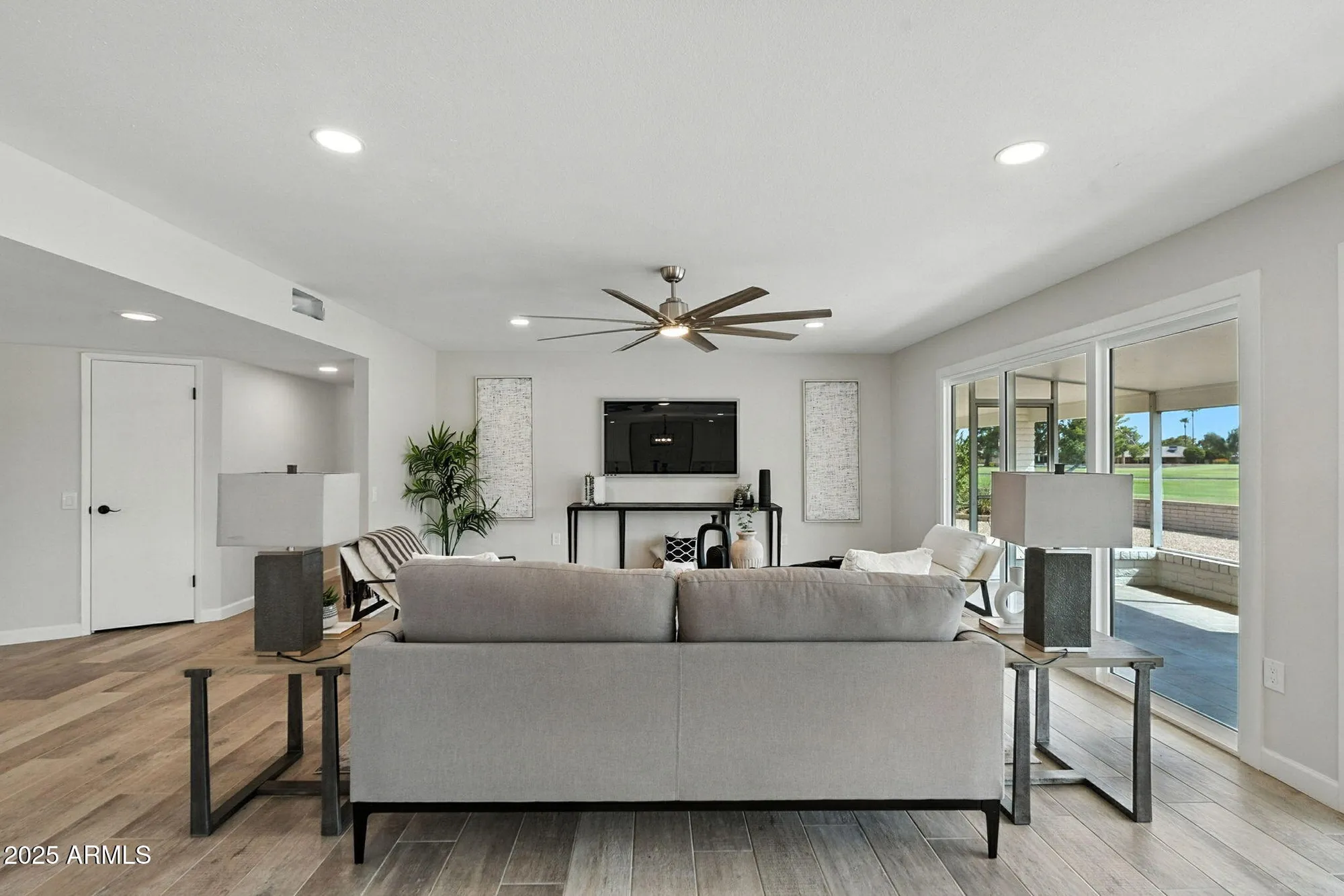 Property Slideshow image 12 of 66 | 9735 w country club dr, Sun City, AZ, 85373