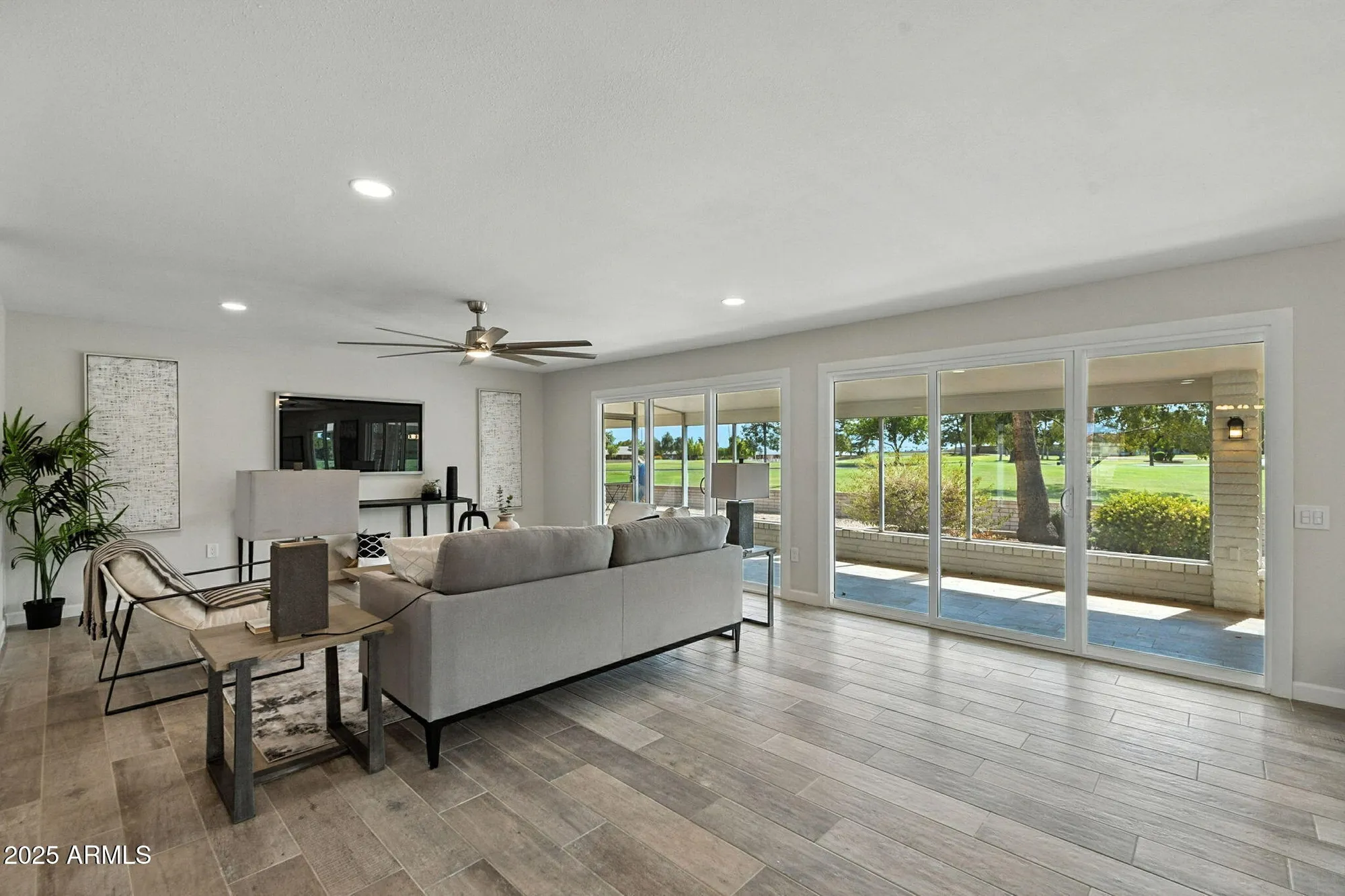 Property Slideshow image 11 of 66 | 9735 w country club dr, Sun City, AZ, 85373