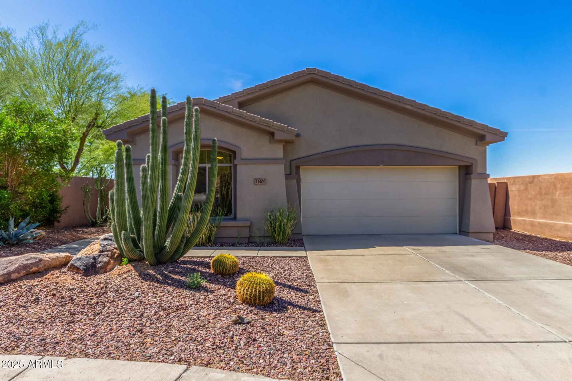 Property Slideshow image 1 of 53 | 41401 n maidstone ct, Anthem, AZ, 85086