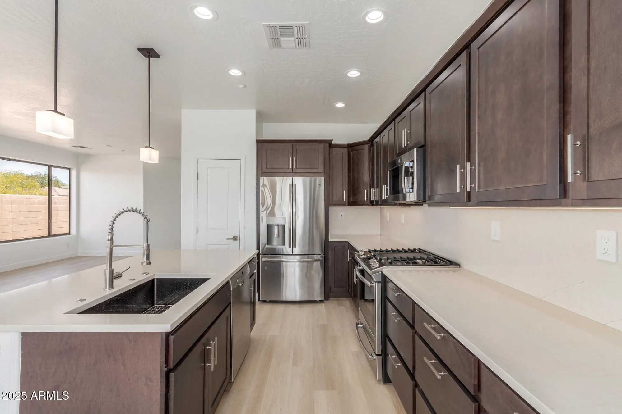 Property Slideshow image 12 of 53 | 41401 n maidstone ct, Anthem, AZ, 85086